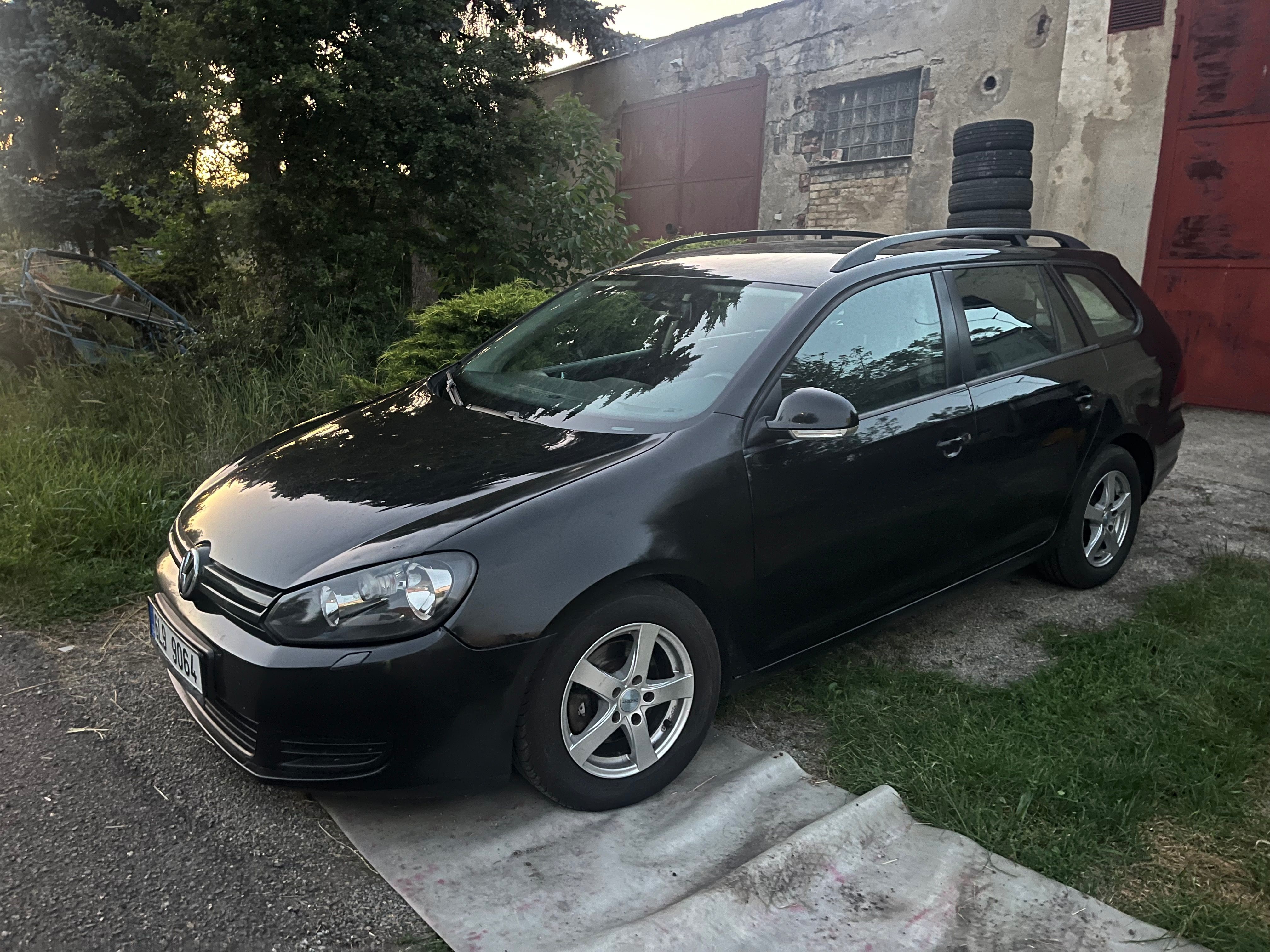 Volkswagen Golf, 1.6 tdi combi bluemotion - fotka 4