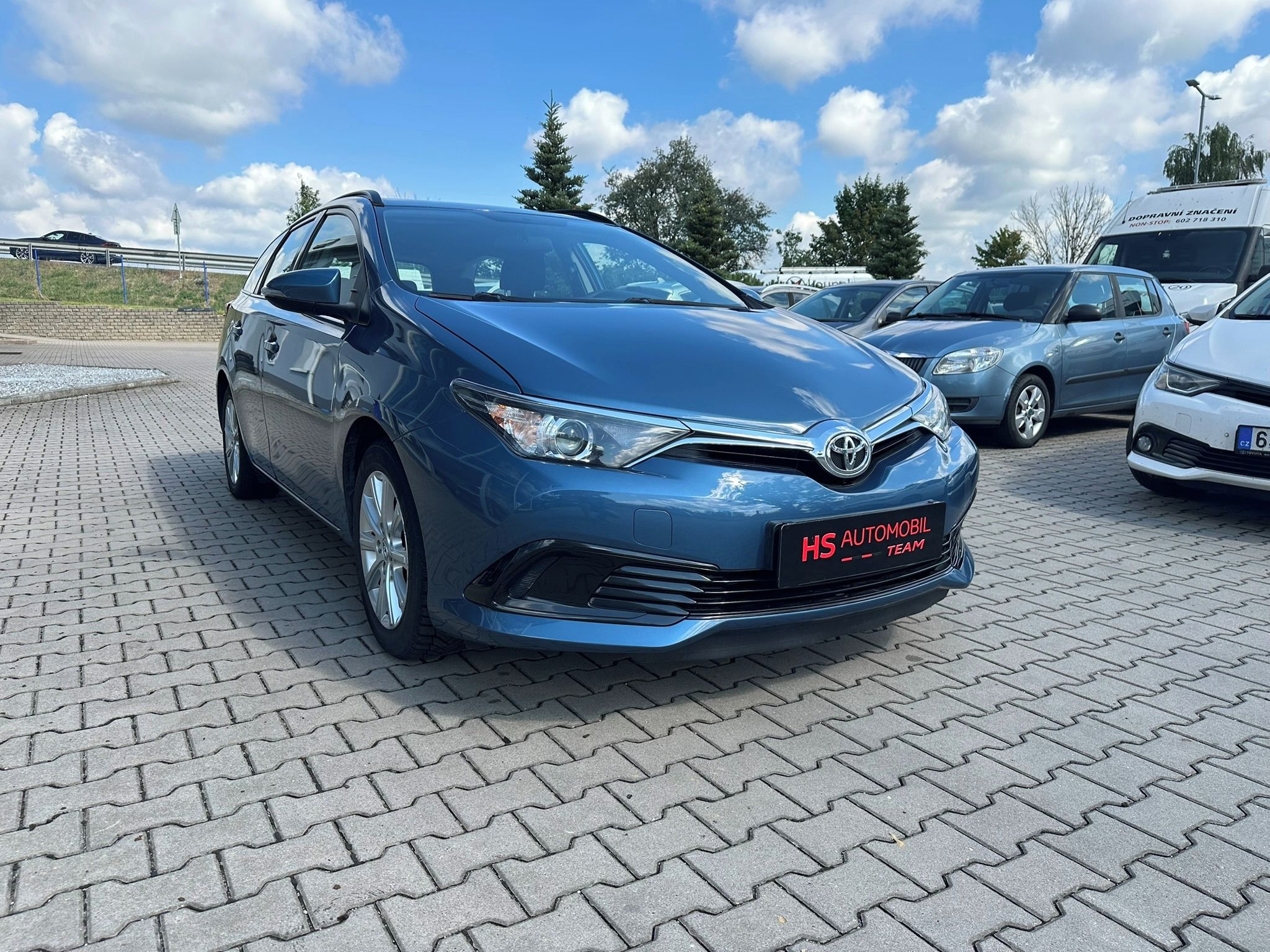 Toyota Auris, Kombi 1,33i 73 kW - fotka 4