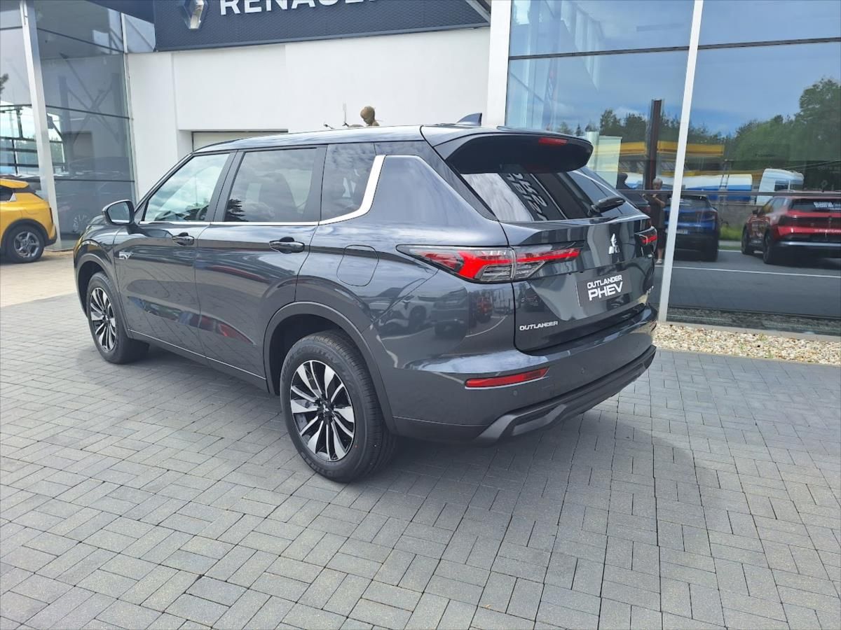 Mitsubishi Outlander, 2,4   PHEV INVITE 2,4L - fotka 4