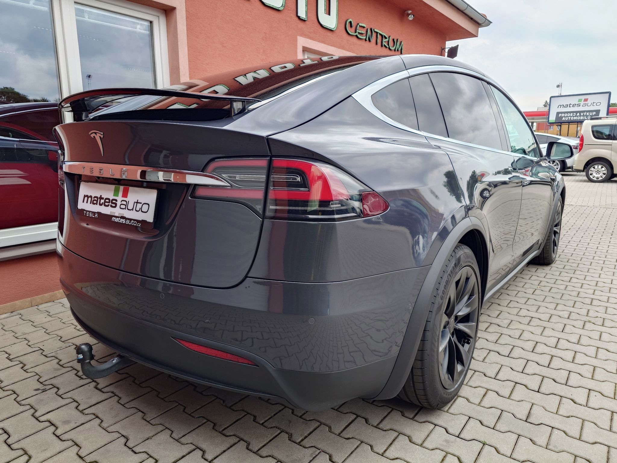 Tesla Model X, Long Range Dual Motor AWD 421 - fotka 6