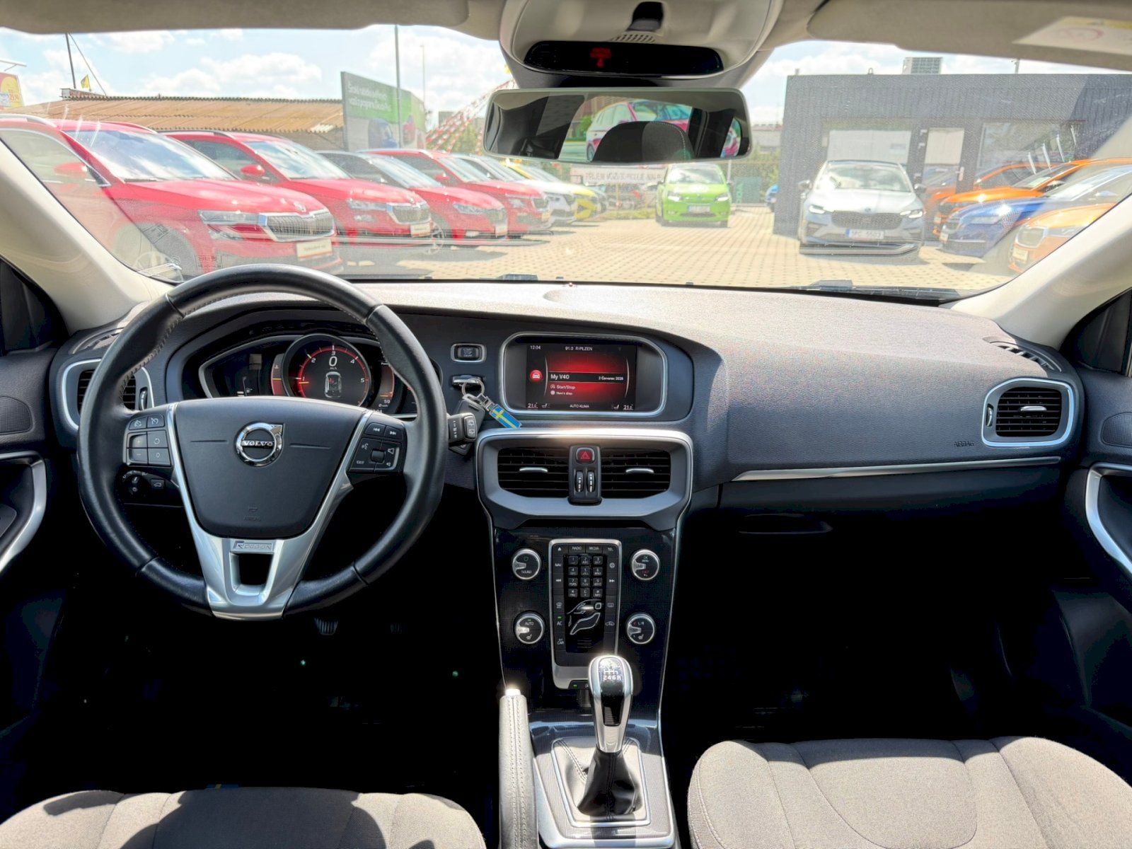 Volvo V40, V40 2.0D 88kW 6MP Momentum - fotka 5
