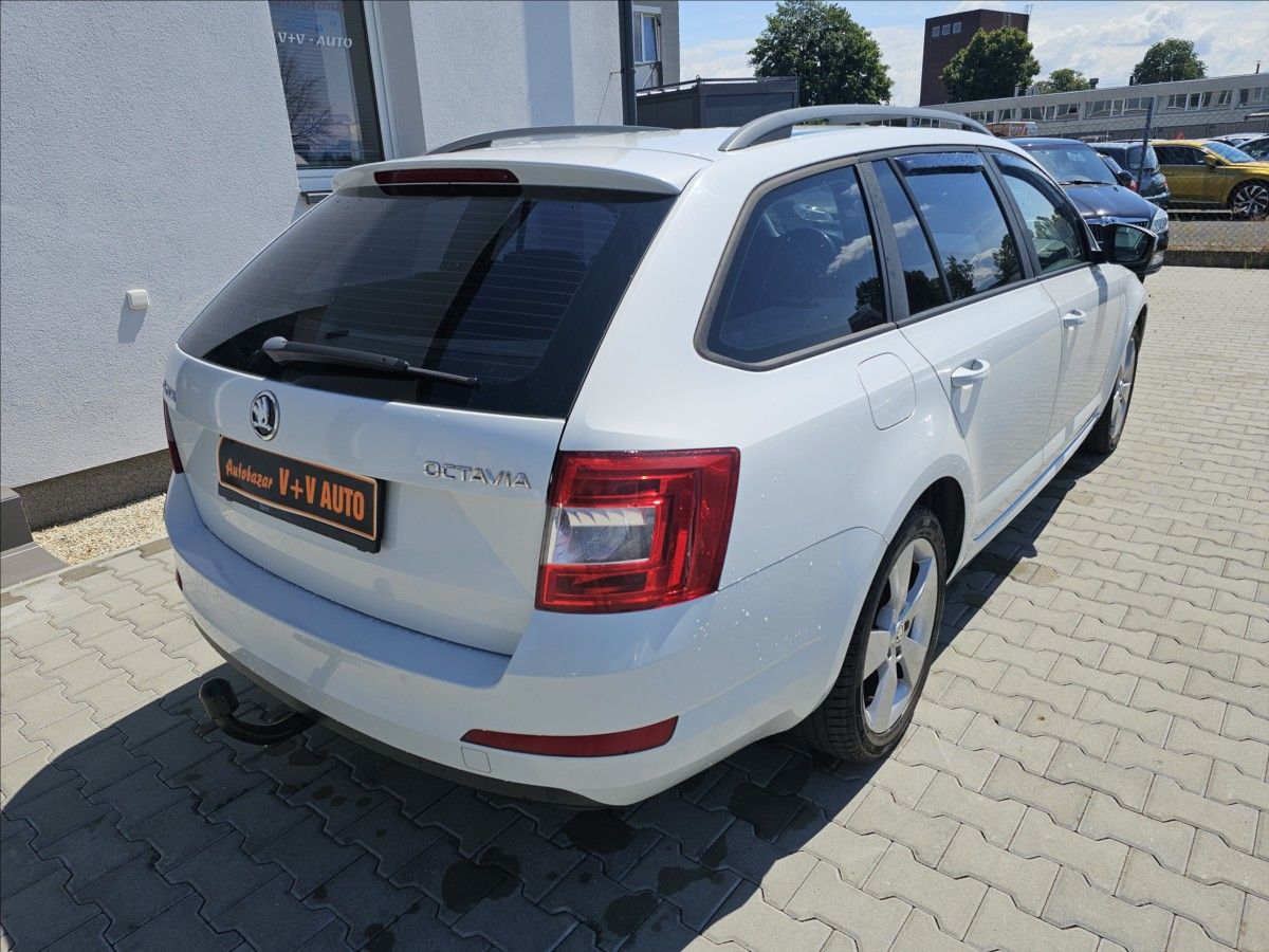 Škoda Octavia, 2,0TDi 110KW Elegance TZ - fotka 6