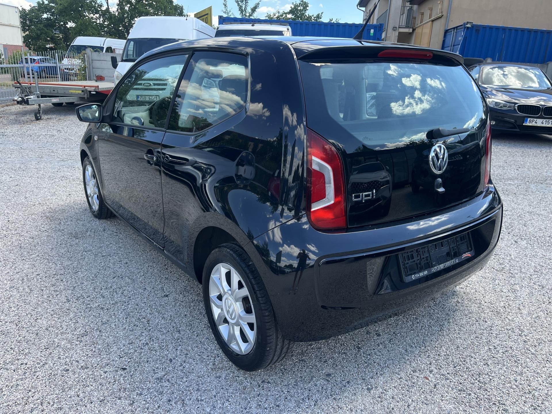 Volkswagen Up!, 1.0i 55Kw Klima - fotka 5