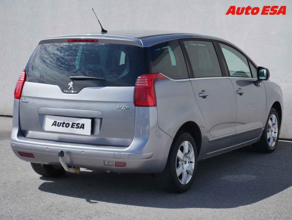 Peugeot 5008, 1.6Hdi,ČR,servis.kniha - fotka 4