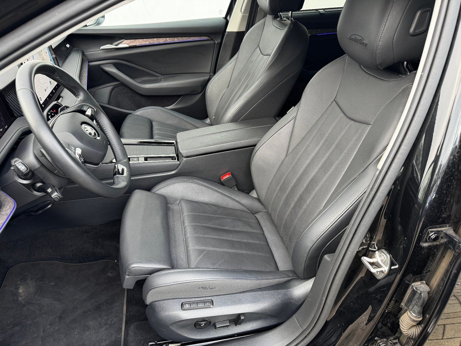 Škoda Superb, Superb 2.0 TDI 142kW L&K 4x4 - fotka 5