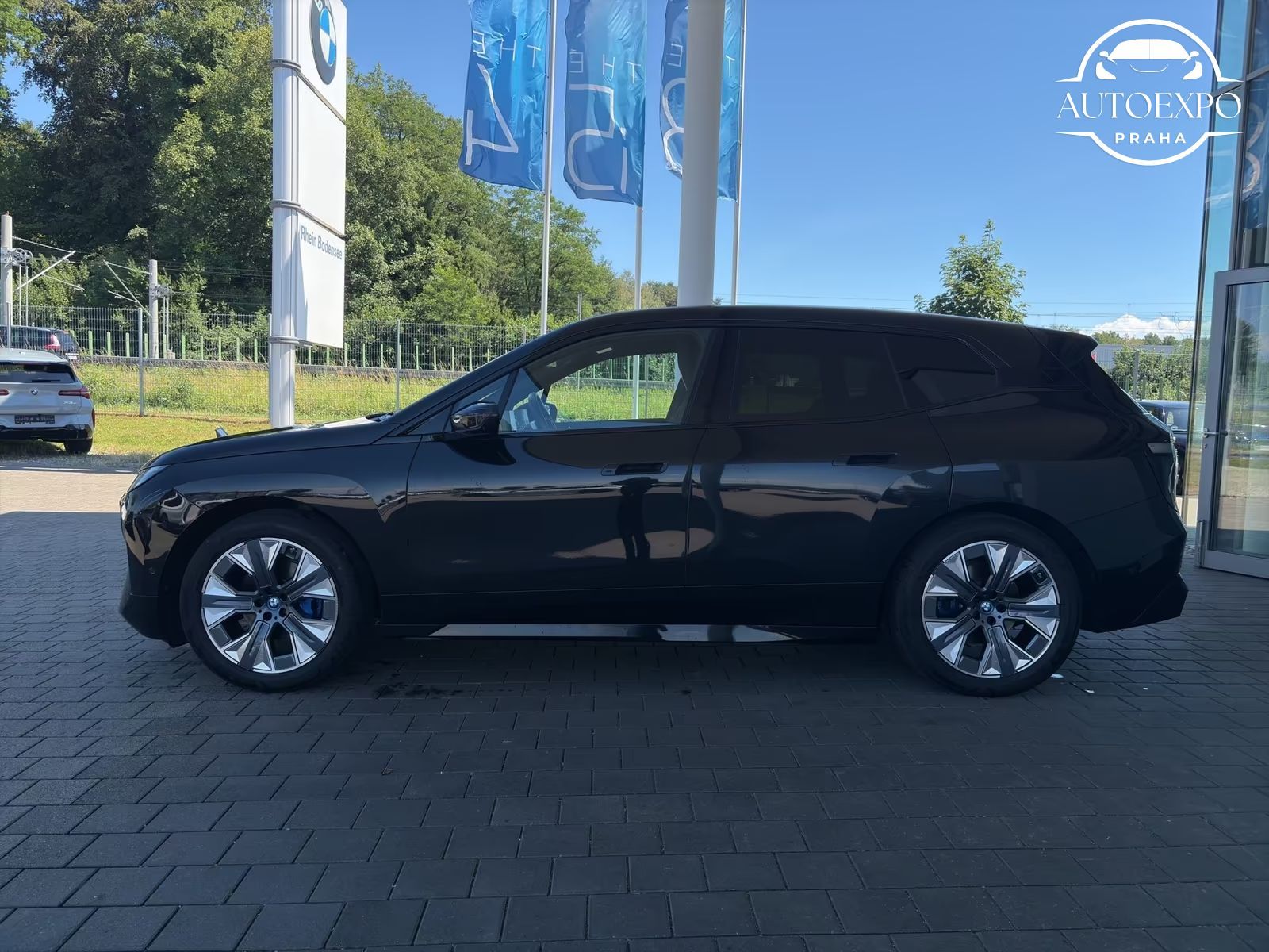 BMW iX, xDrive40 Sportpaket - fotka 2