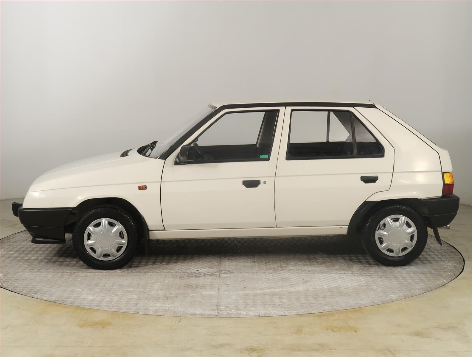 Škoda Favorit, 1.3 135 , po STK, Tažné - fotka 3