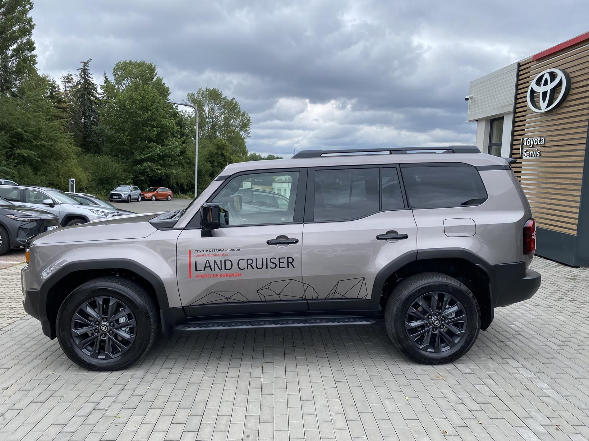 Toyota Land Cruiser, 2.8 MHEV Executive Skyview + t - fotka 3
