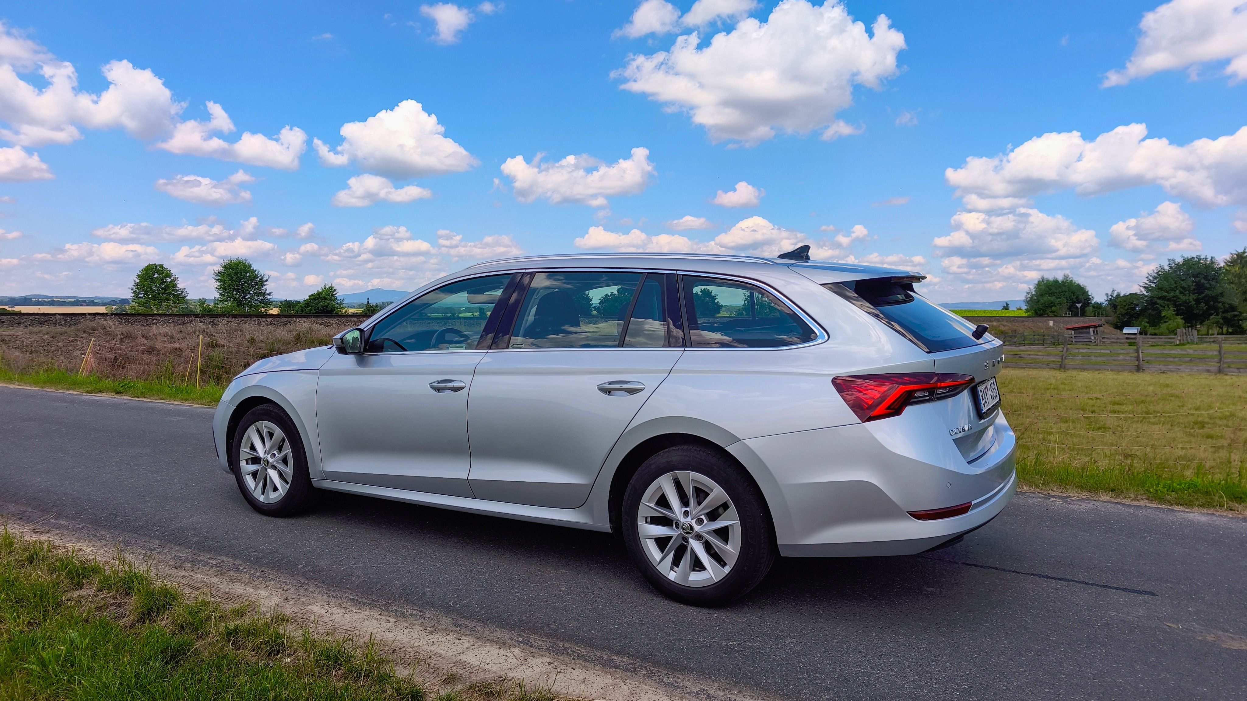 Škoda Octavia, 2.0TDI Style DSG Matrix tažné - fotka 5