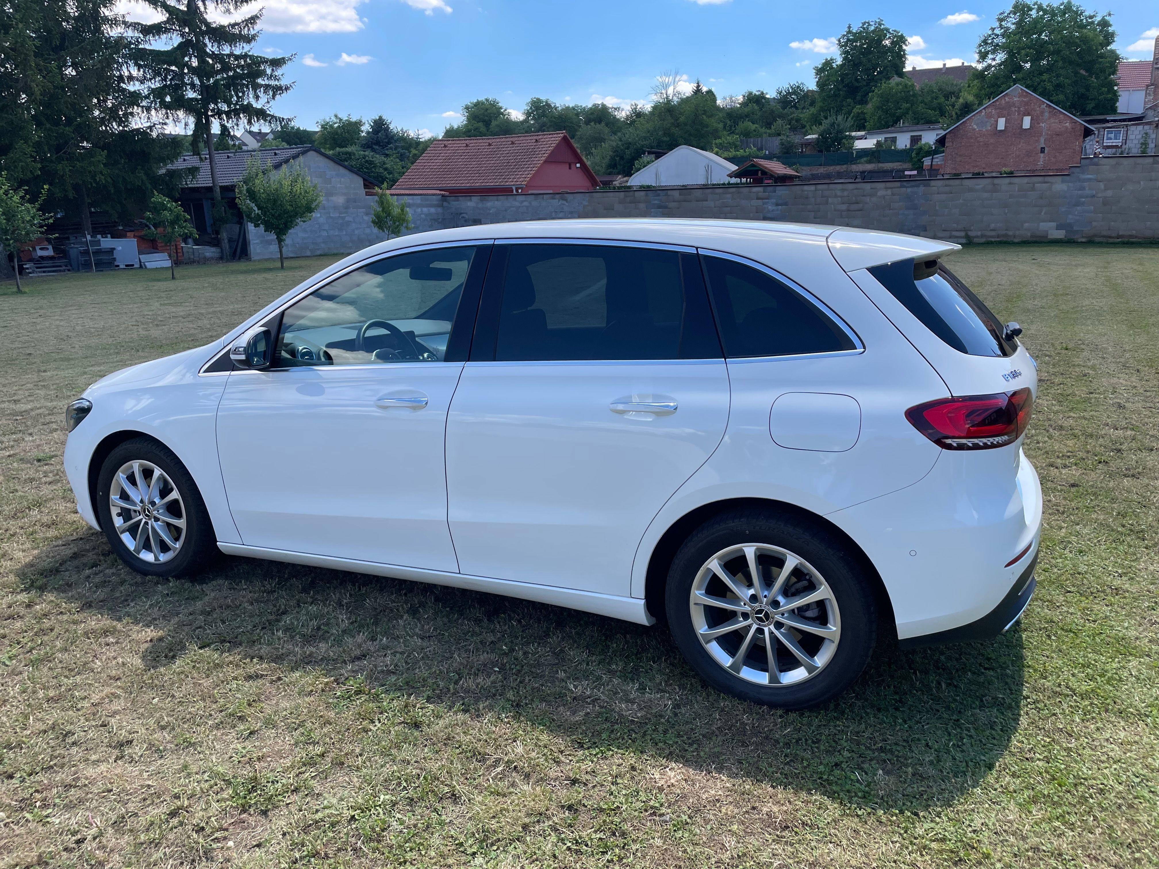 Mercedes-Benz Třídy B, Mercedes-Benz B 180 d 27.000km - fotka 2