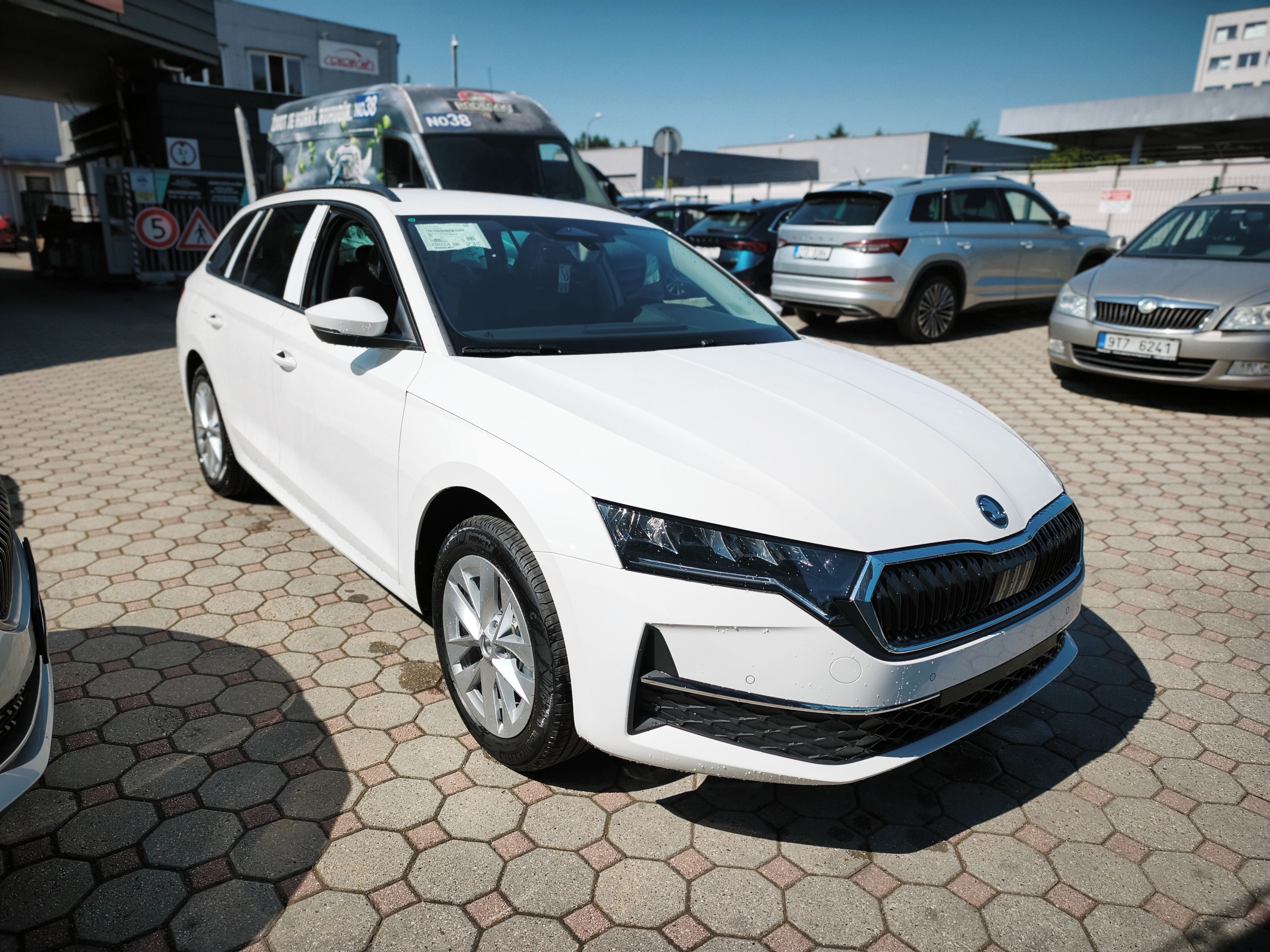 Škoda Octavia, Classic 2,0 TDI 110kW 7DSG - fotka 6