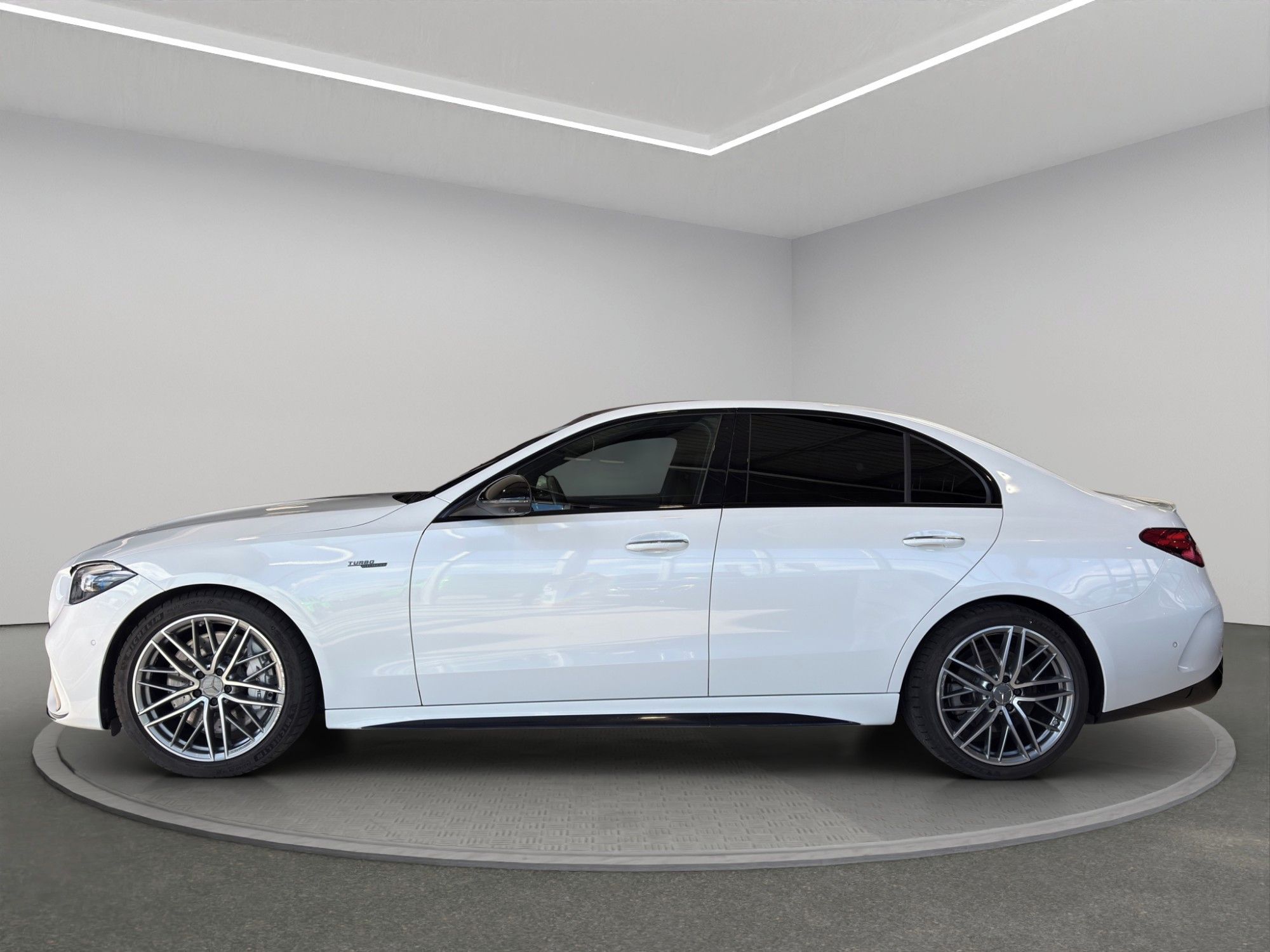 Mercedes-Benz Třídy C, 43 4MATIC sedan - fotka 4
