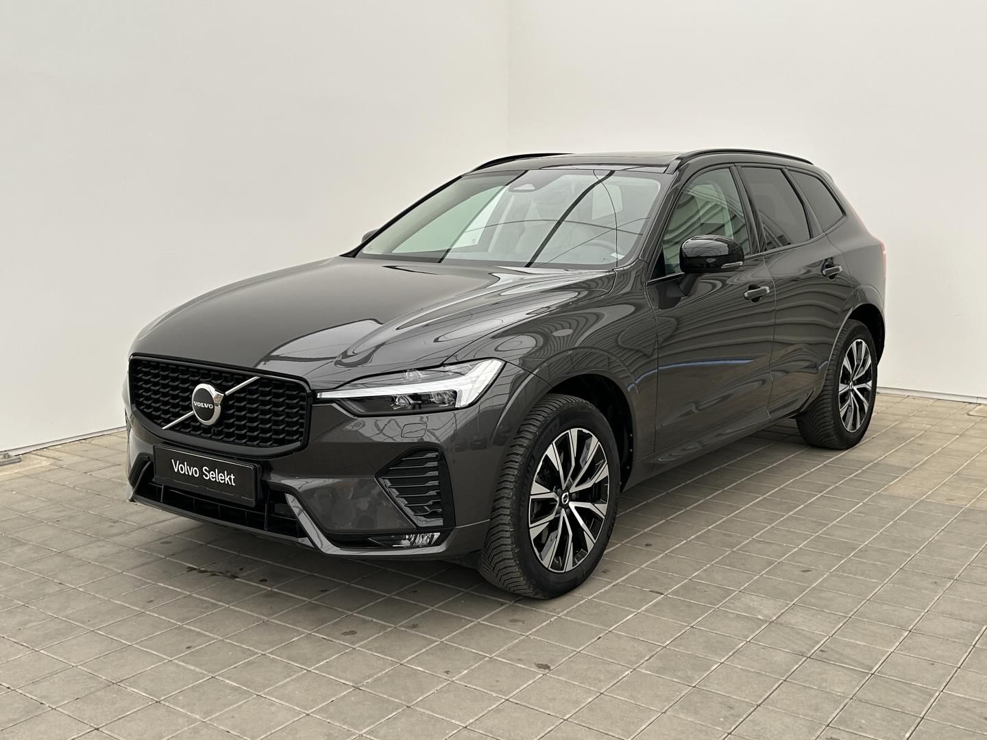 Volvo XC60, 2.0B4 145kW 4x4  PLUS  Black