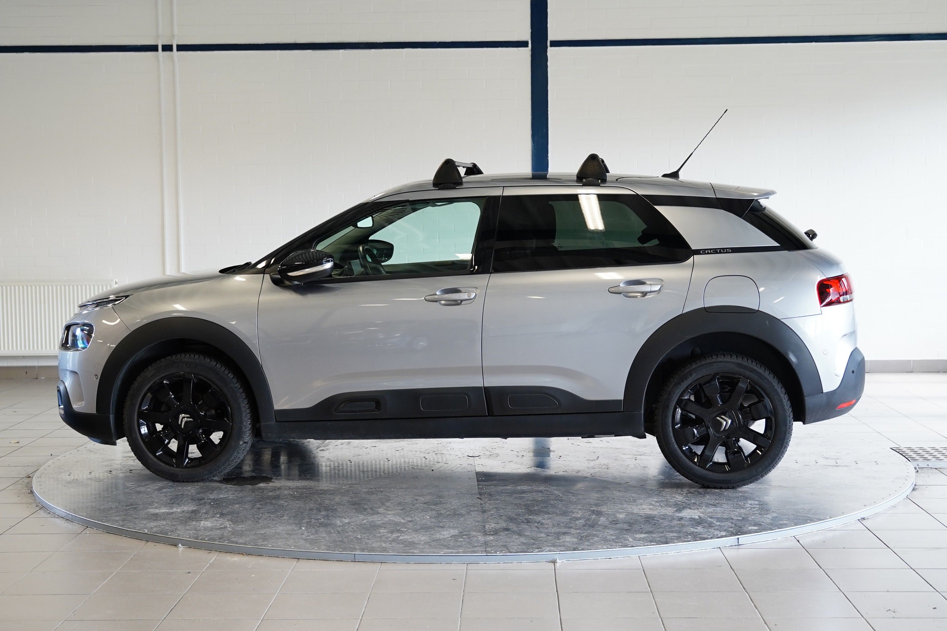 Citroën C4 Cactus, 1.2 PureTech 81 kW Shine - fotka 3