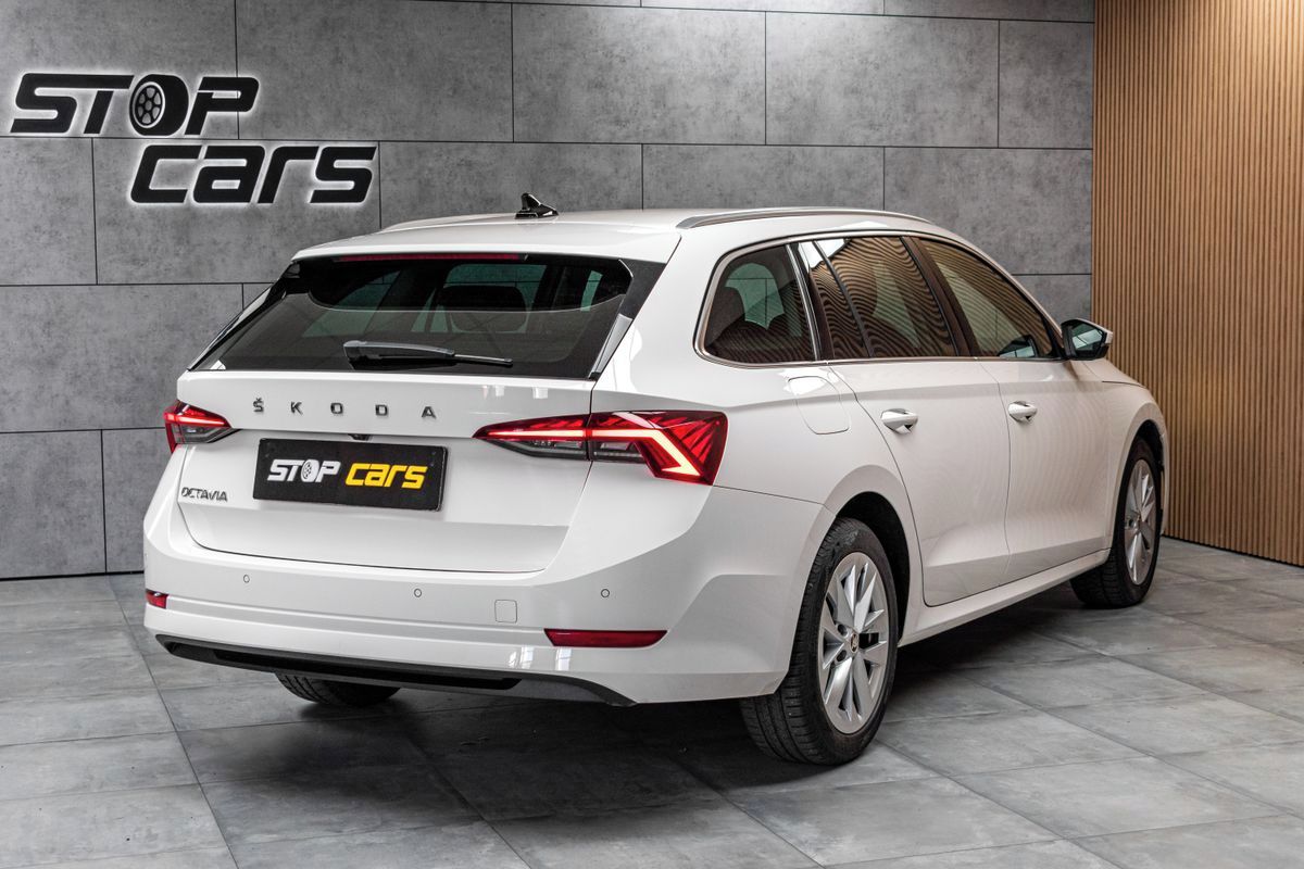 Škoda Octavia, 2.0 TDI DSG*STYLE*KAMERA*KESSY - fotka 6