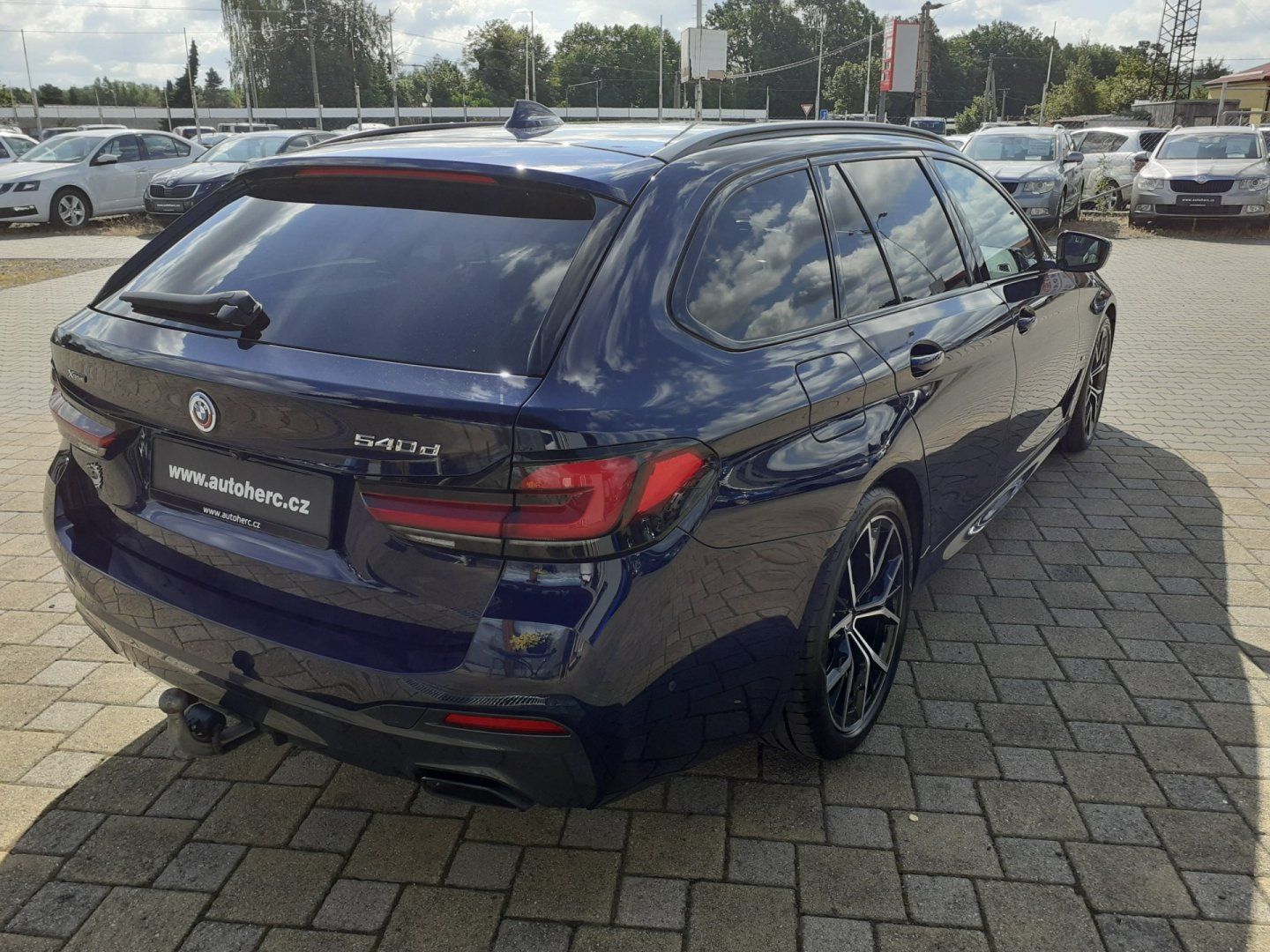 BMW Řada 5, 540d x Drive 250 Kw  ČR - fotka 4