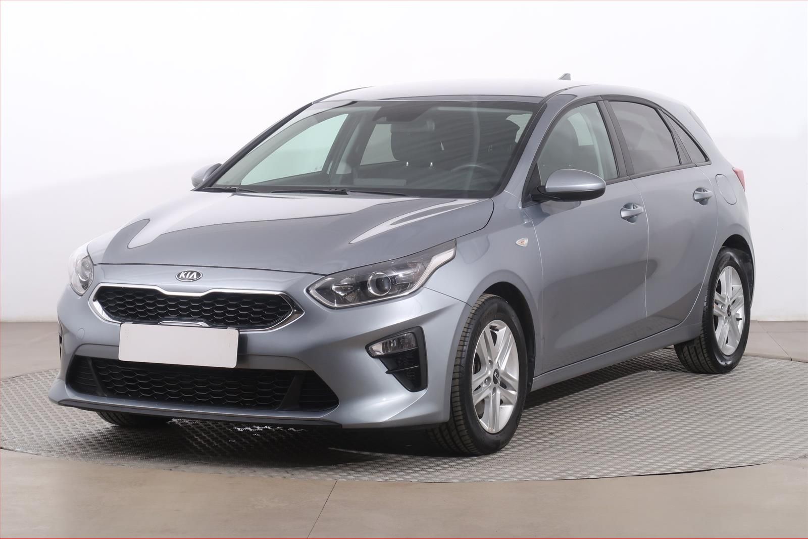 Kia Cee´d, 1.0 T-GDI, Silver, Serv.kniha - fotka 2