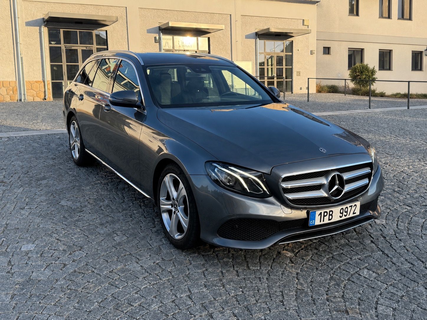 Mercedes-Benz Třídy E, 220d 143 kW, servisní kniha - fotka 2
