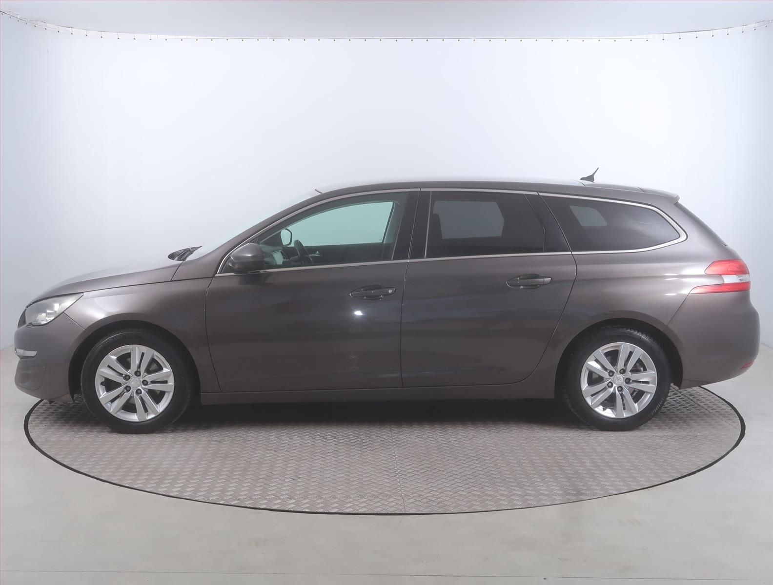 Peugeot 308, 1.6 BlueHDi, Style, Serv.kniha - fotka 3