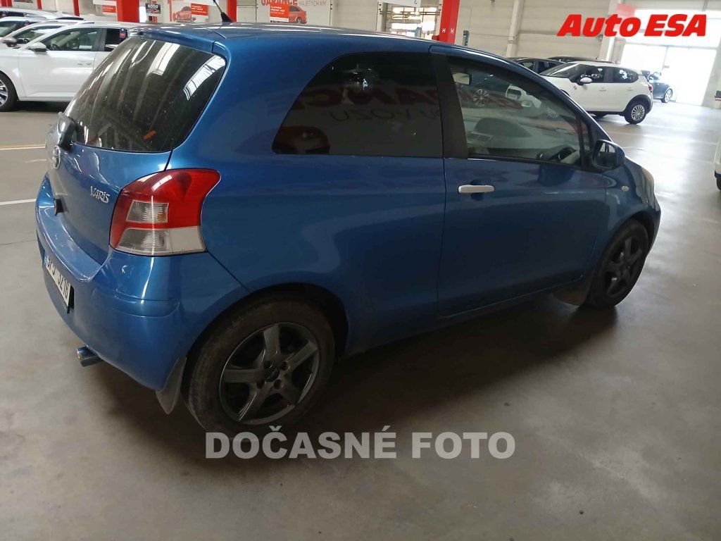 Toyota Yaris, 1.4 - fotka 2