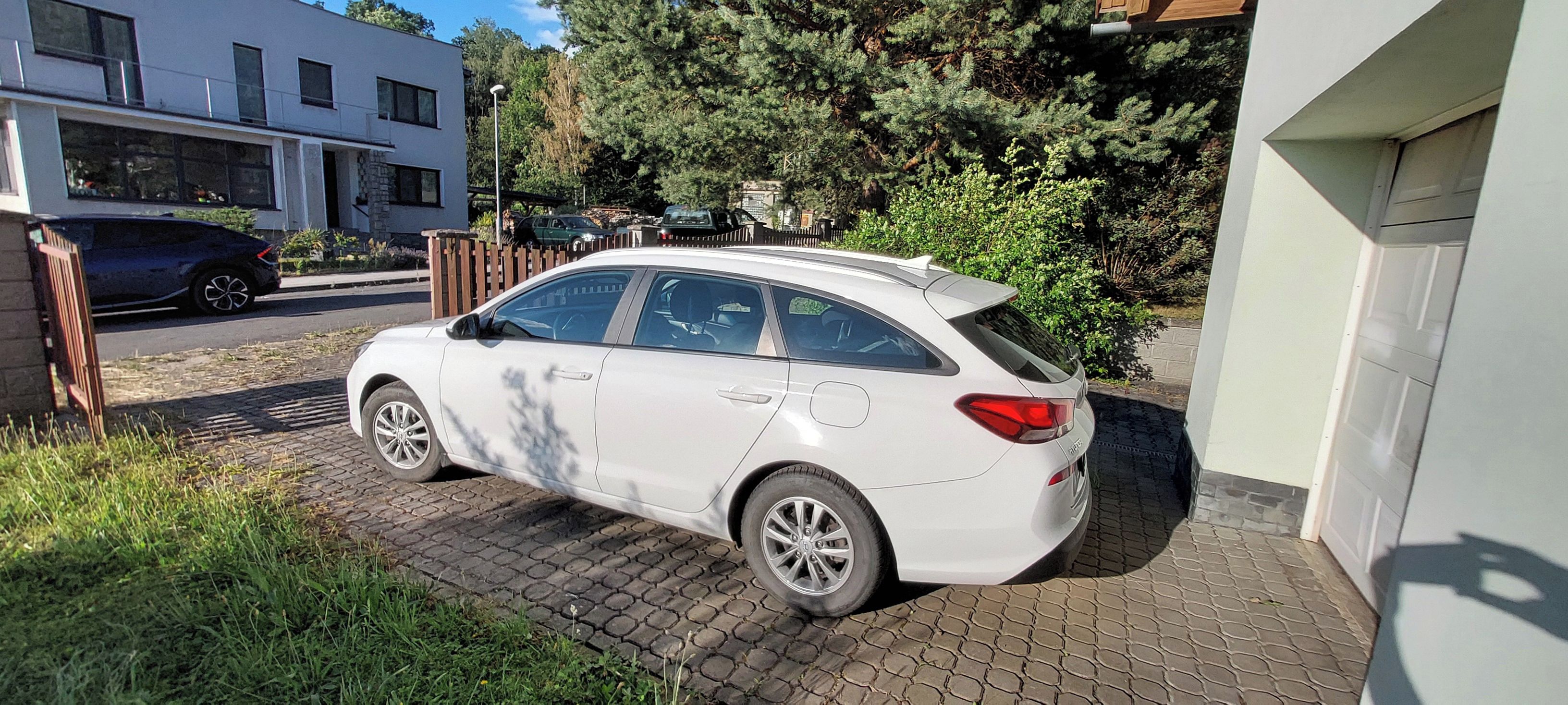 Hyundai i30, kombi 1.6 CRDi 85Kw,STK 4/2028 - fotka 3
