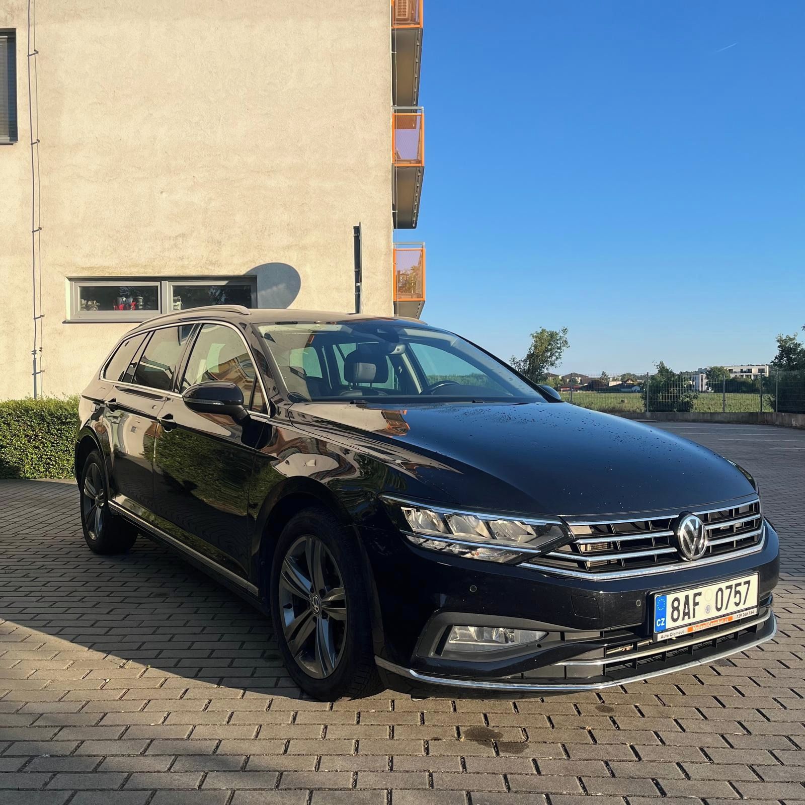 Volkswagen Passat Variant, 2.0 TDI, DSG, Nehavarovaný - fotka 2