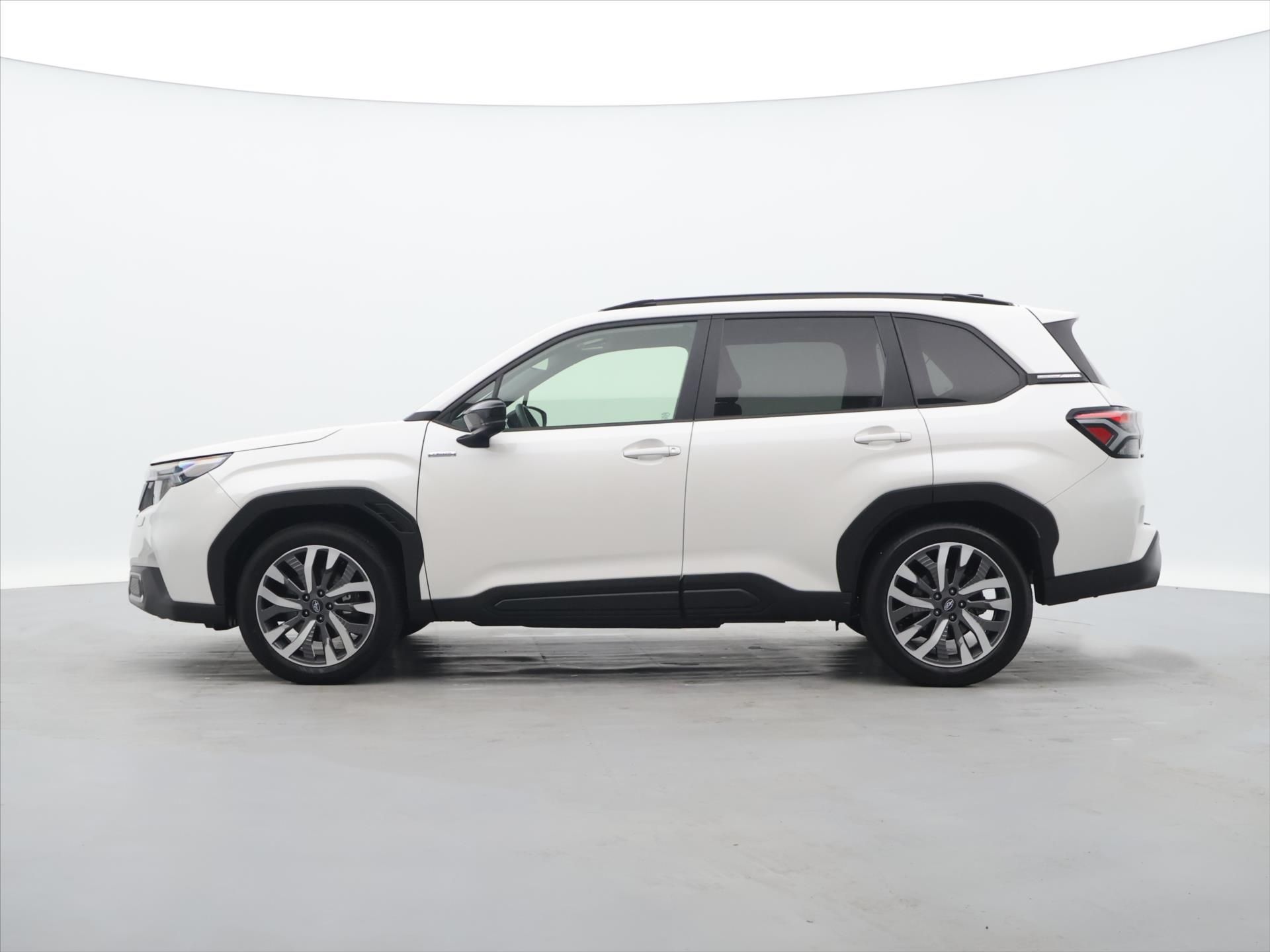 Subaru Forester, 2,0 e-EyeSight 100kW CZ CVT - fotka 4