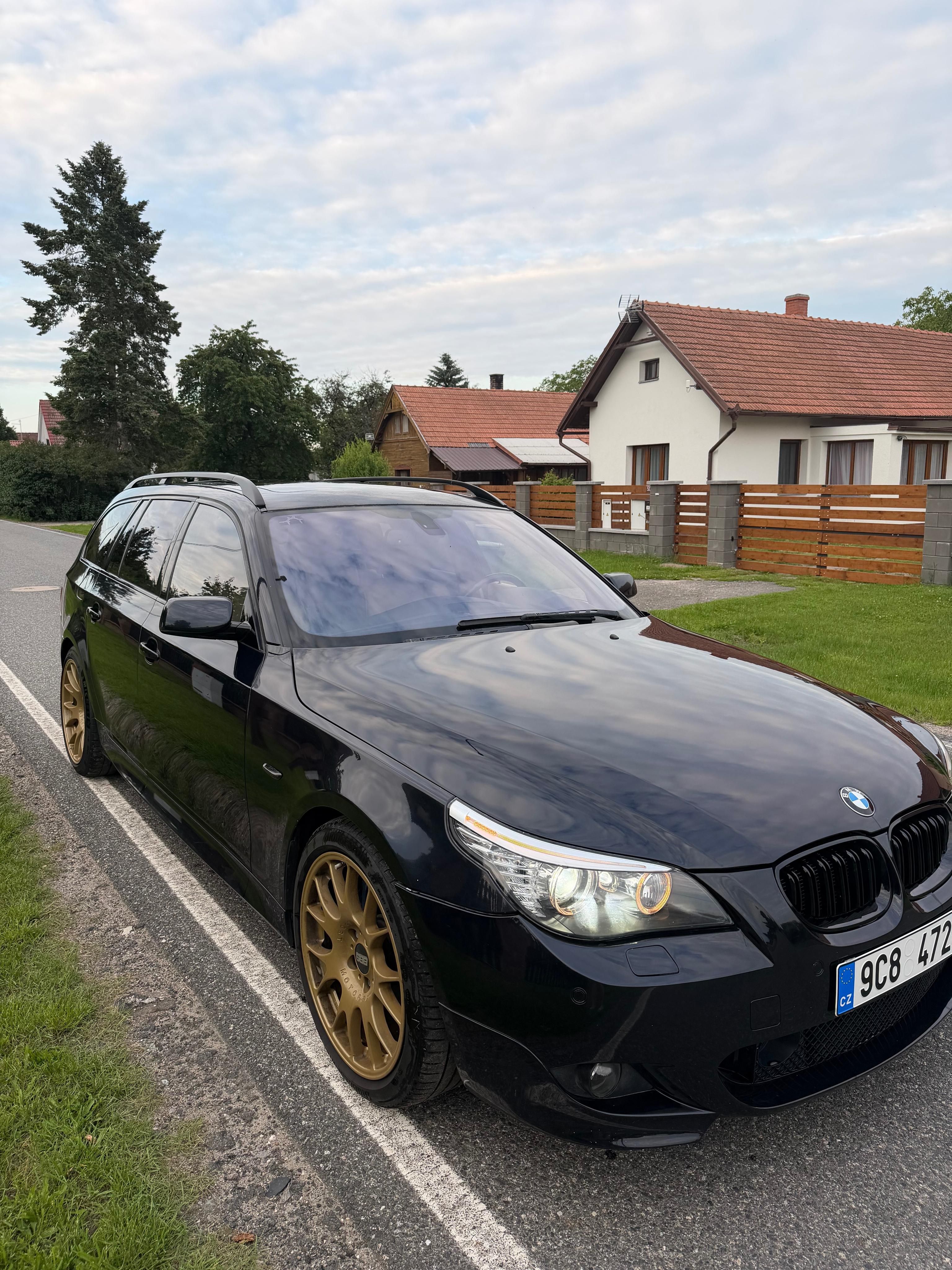 BMW Řada 5, 535d - fotka 3