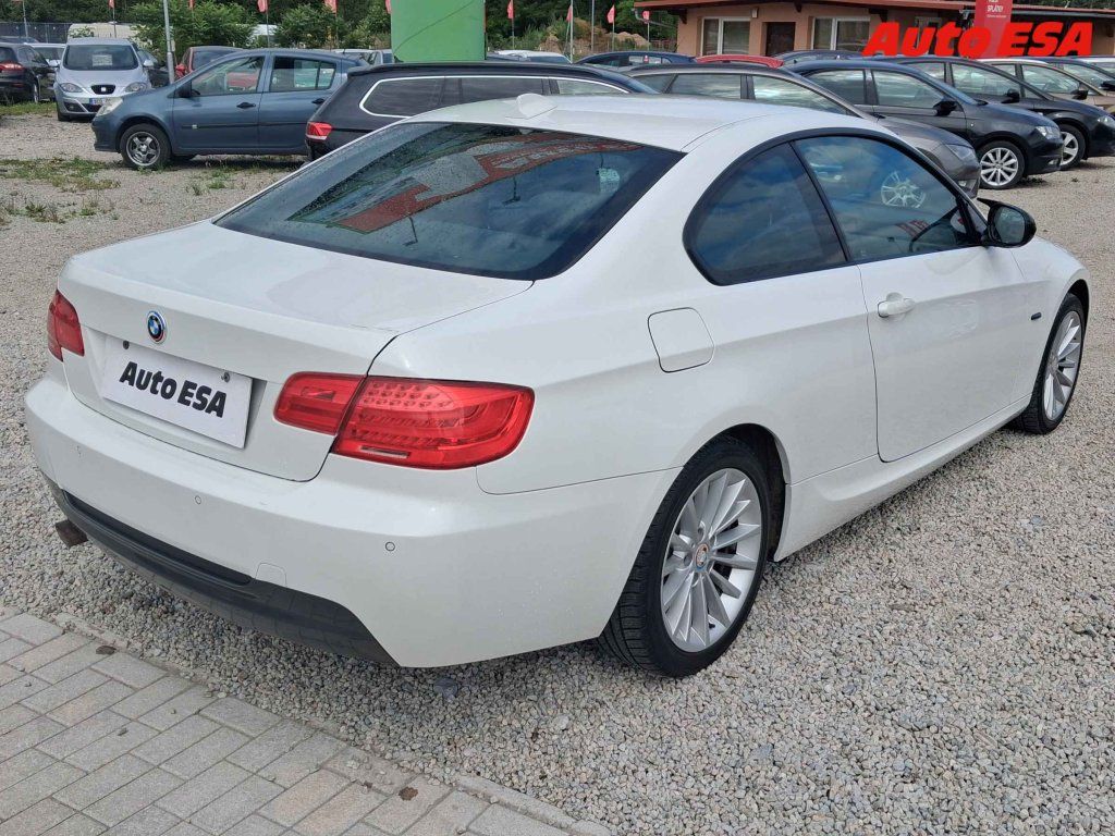 BMW Řada 3, 2.0 i - fotka 4