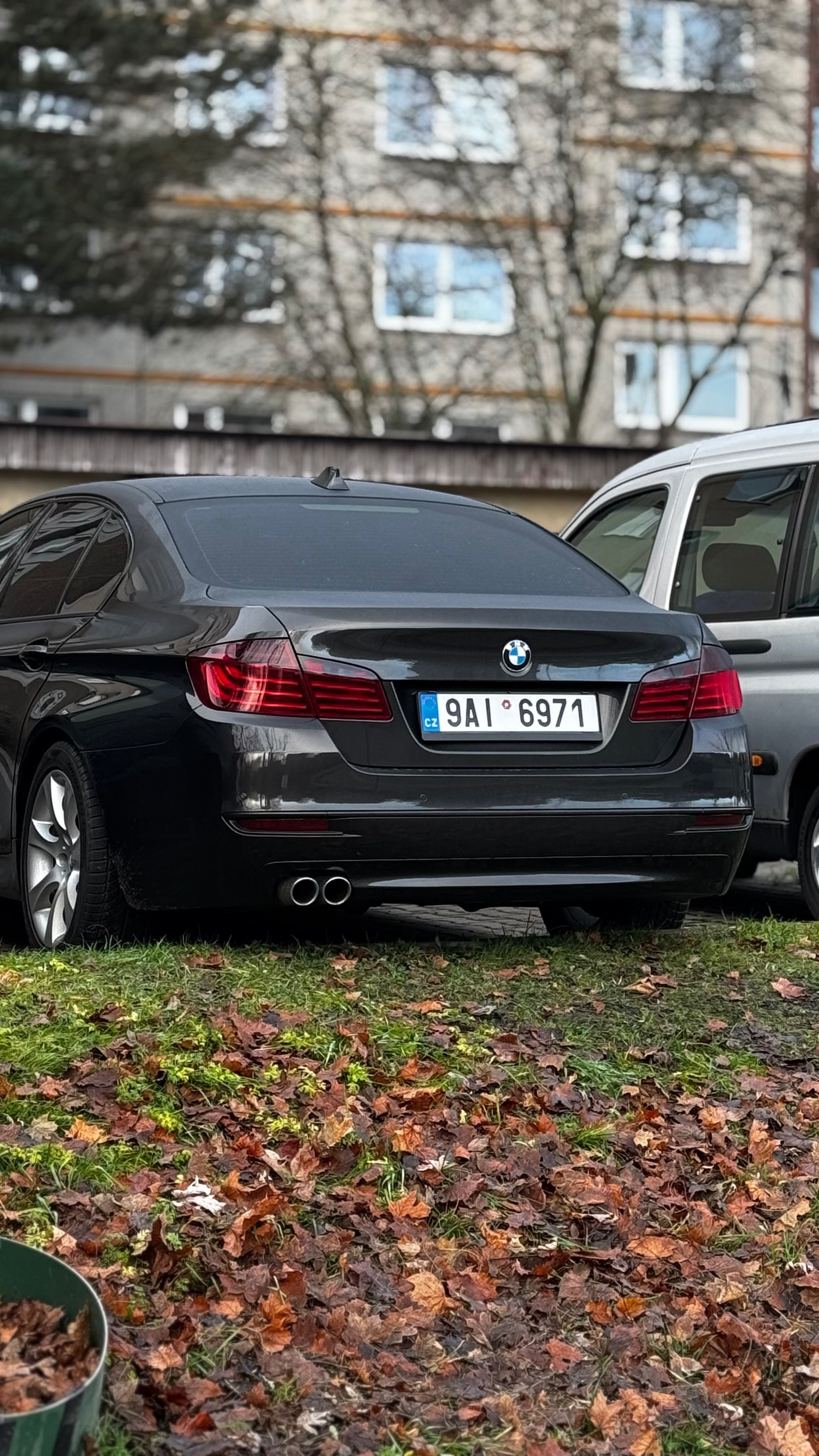 BMW Řada 5, 3.0 xDrive - fotka 2