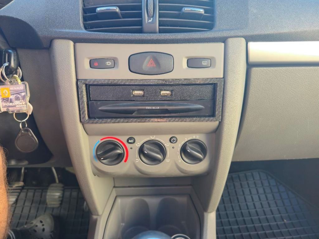 Renault Thalia, 1.2, 2012, 55KW, 171 200km - fotka 5