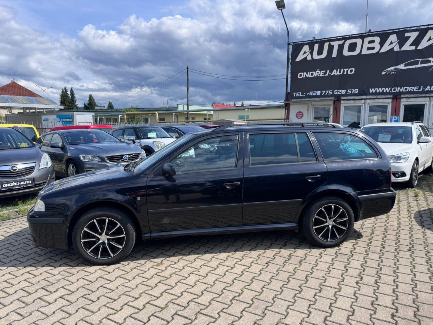 Škoda Octavia, 1,6 MPI 75 KW GO MOTORU - fotka 2