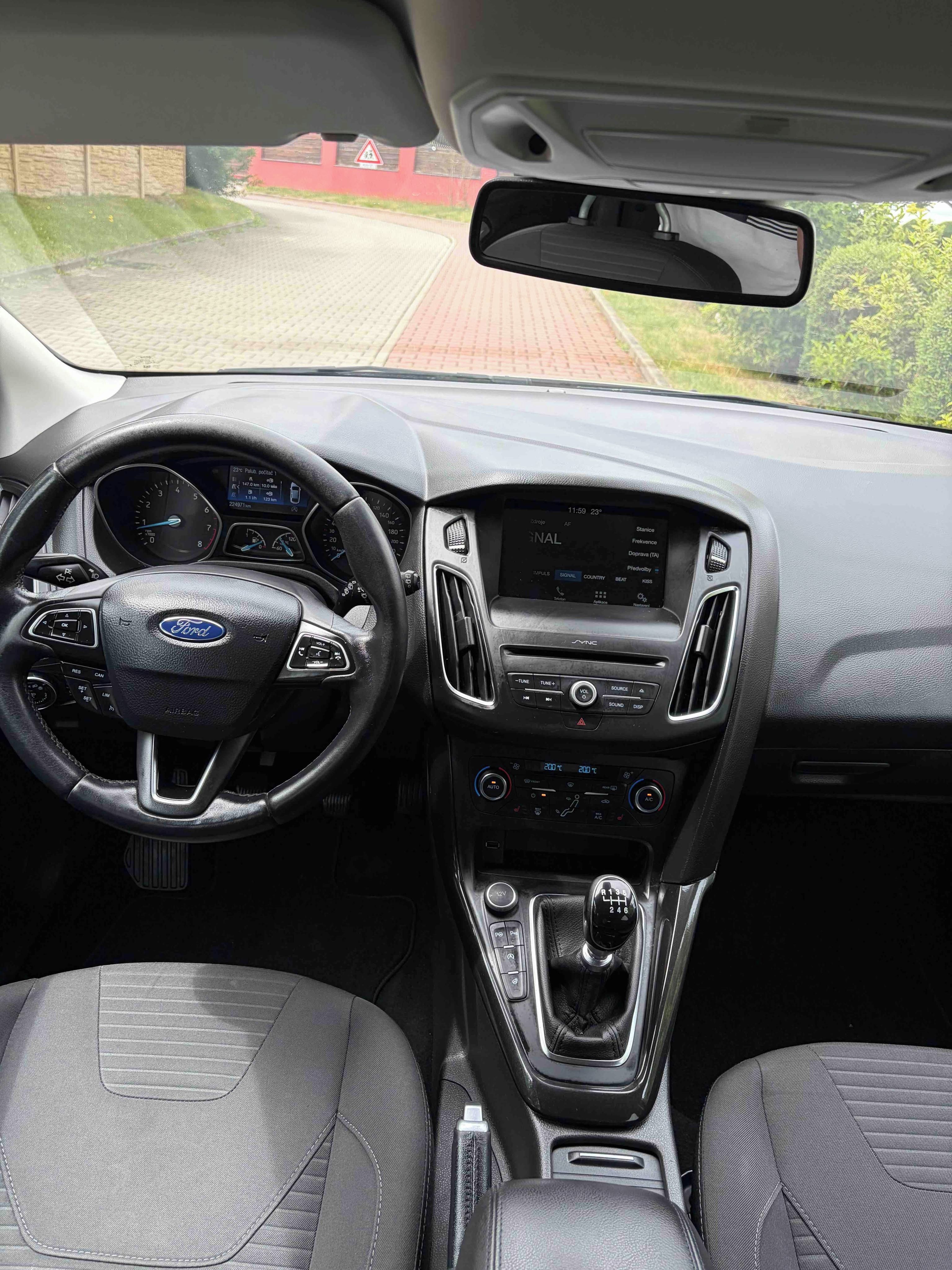 Ford Focus, FORD TITANIUM ECOBOOST 1,5 - fotka 6