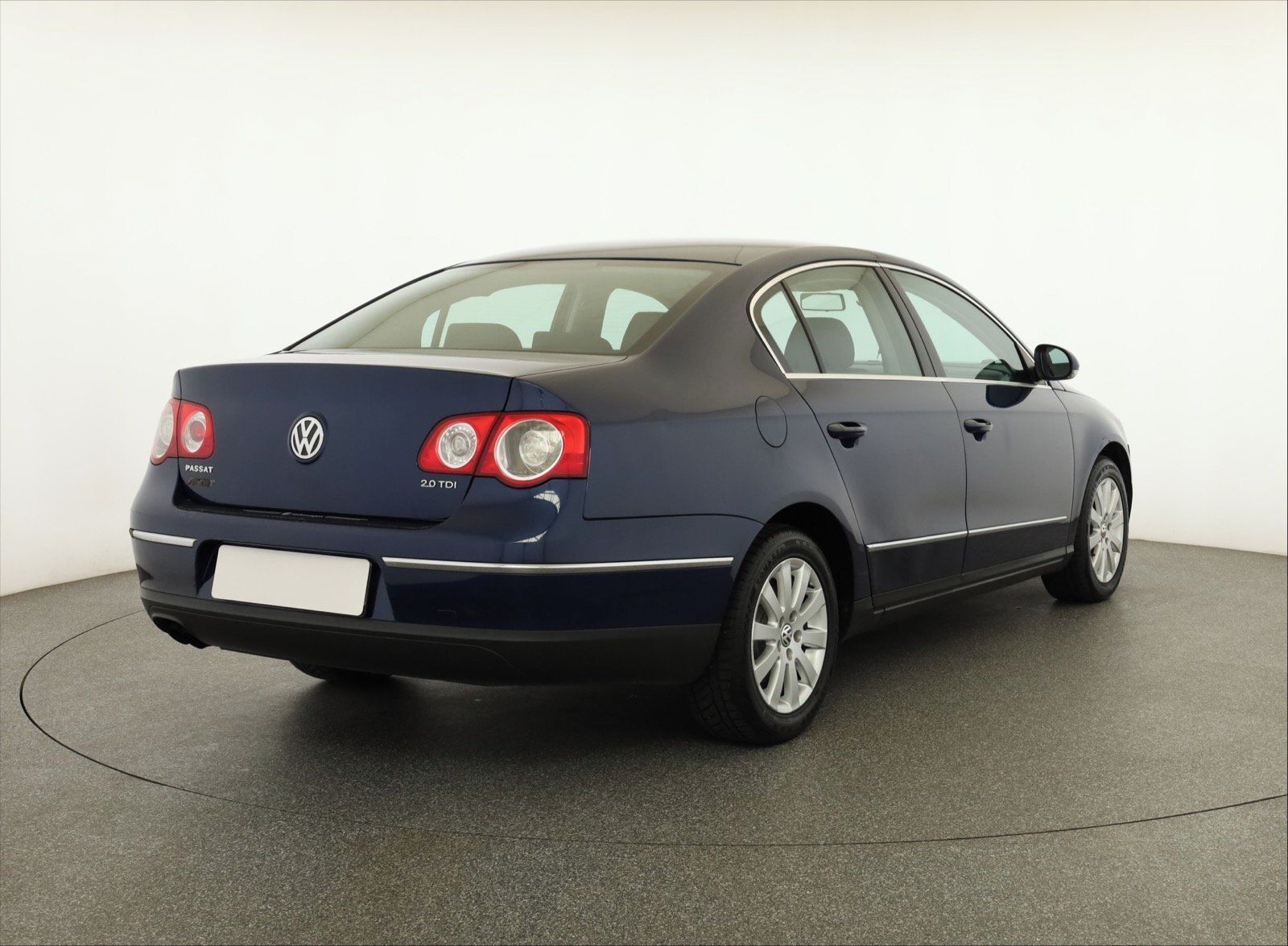 Volkswagen Passat, 2.0 TDI, po STK, Klima - fotka 5
