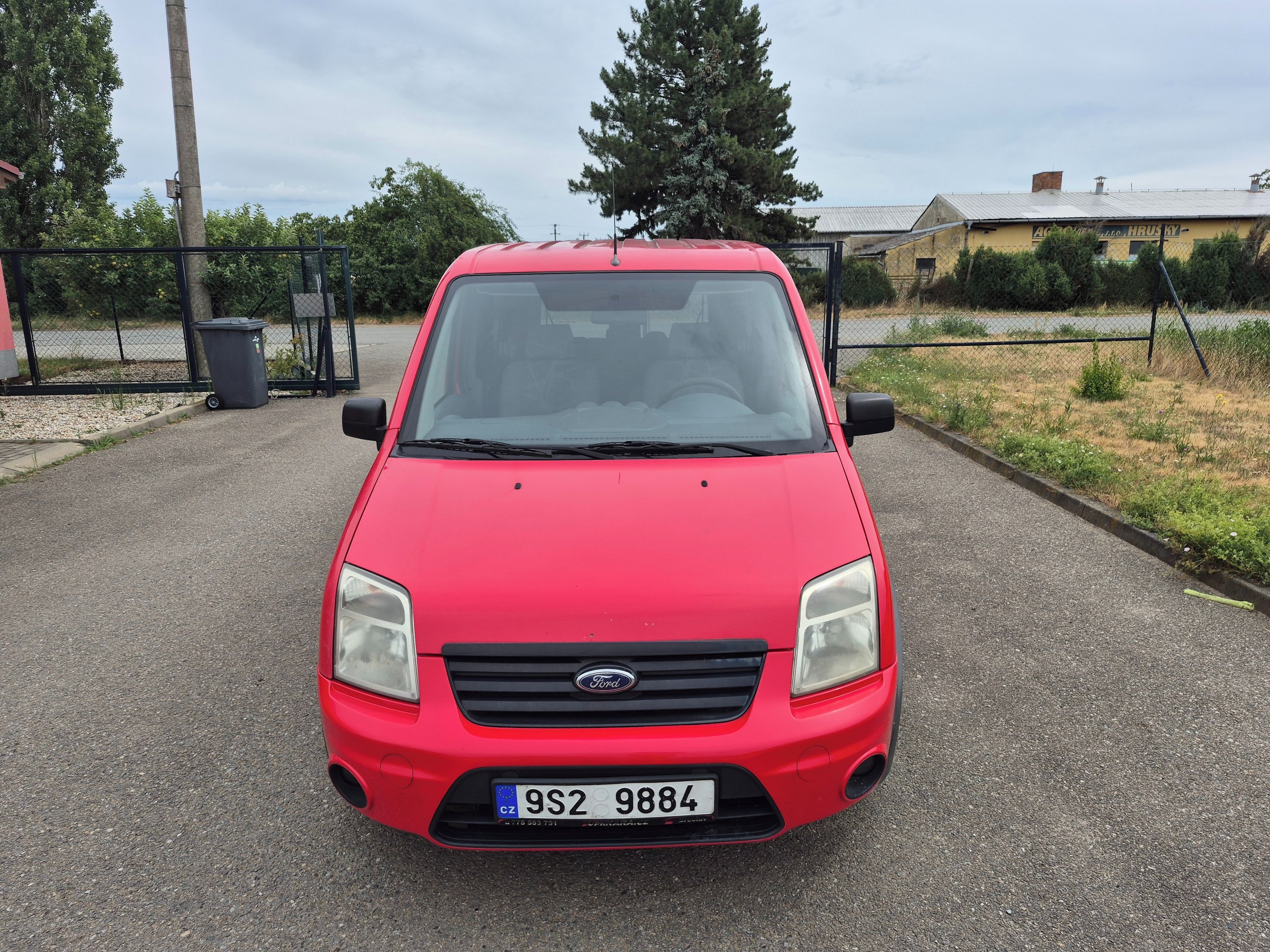 Ford Tourneo Connect, 1,8TDCI, 66kW, klima - fotka 2