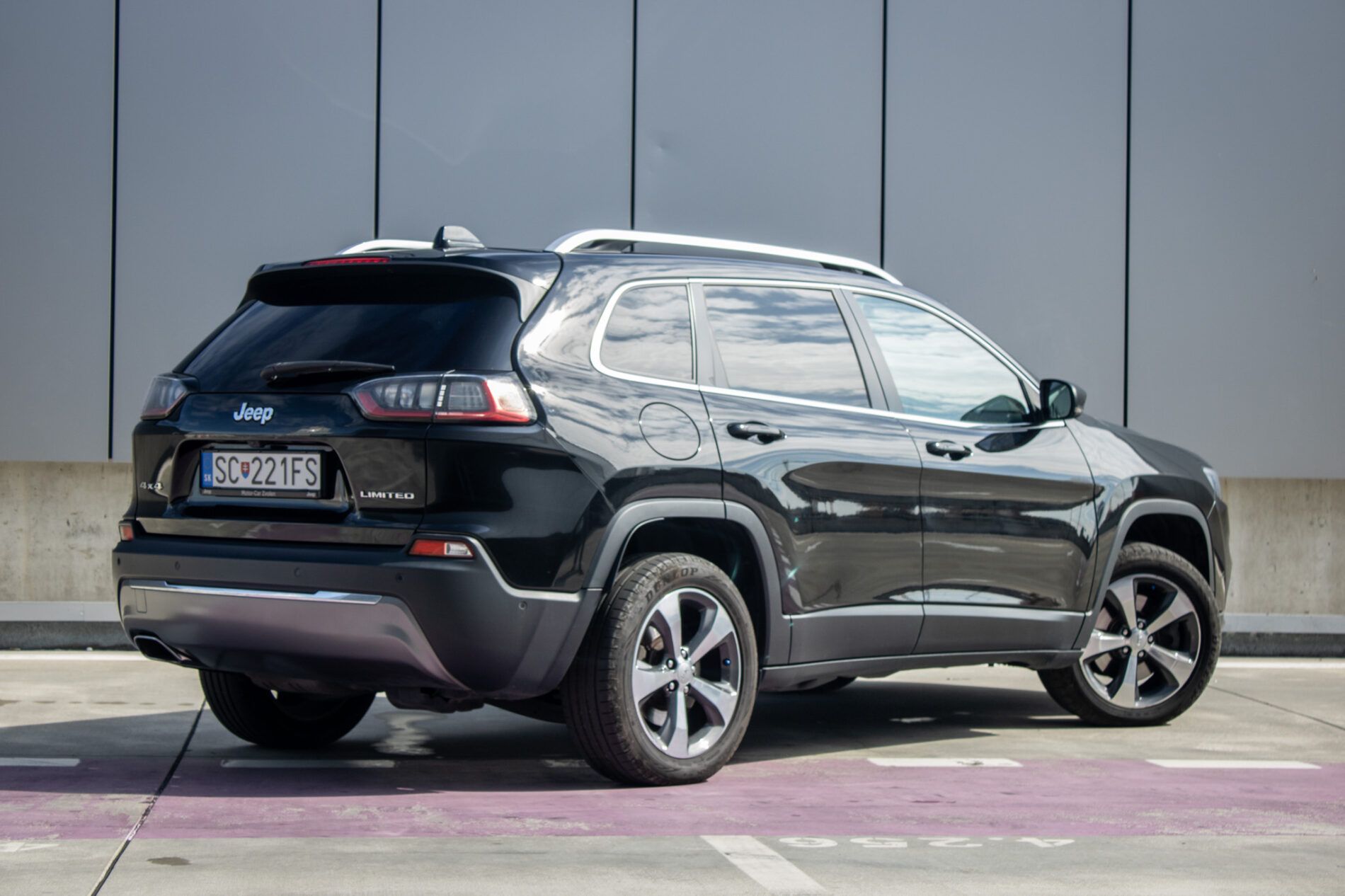 Jeep Cherokee - fotka 5