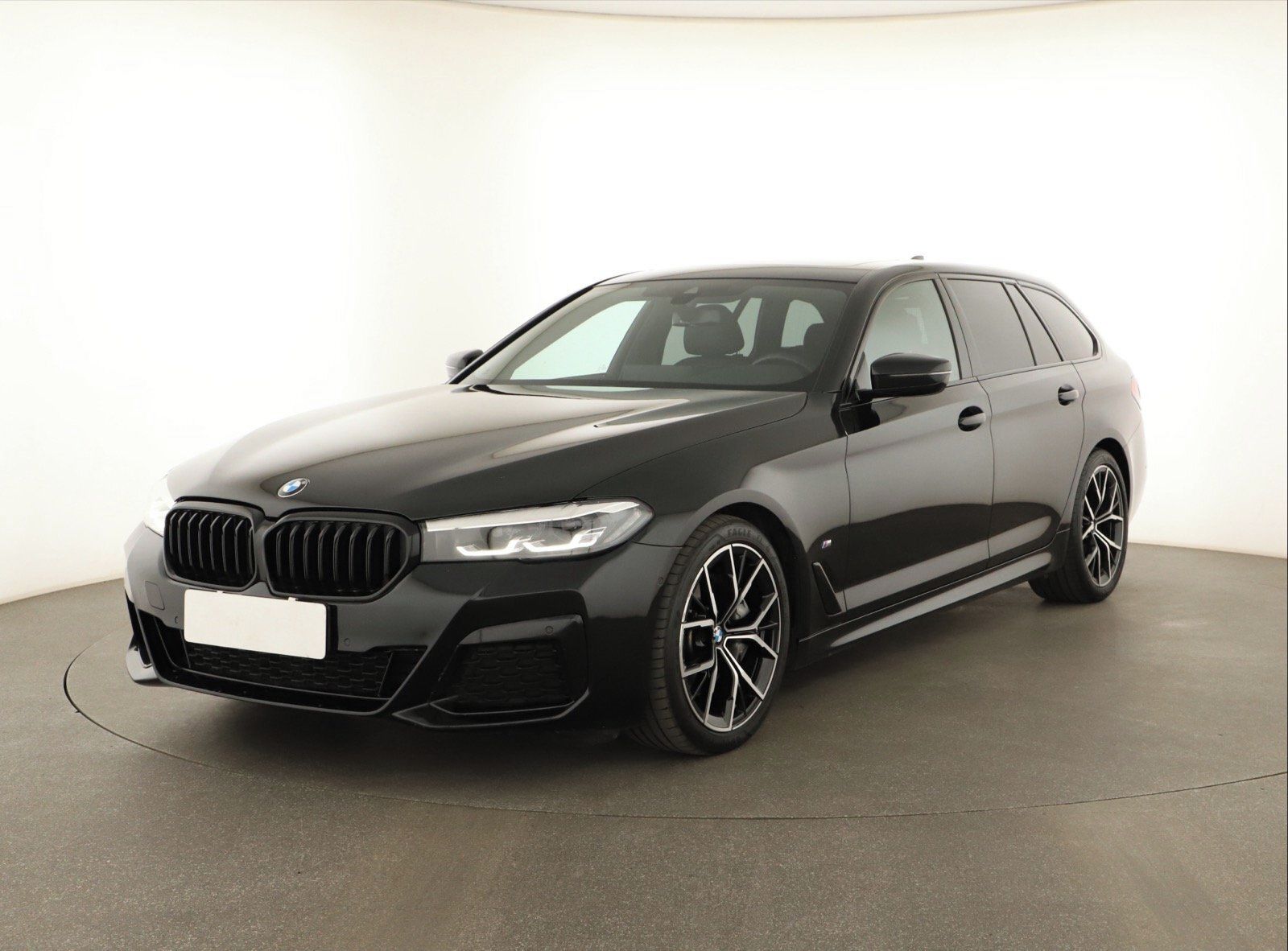 BMW Řada 5, 540d xDrive - fotka 3