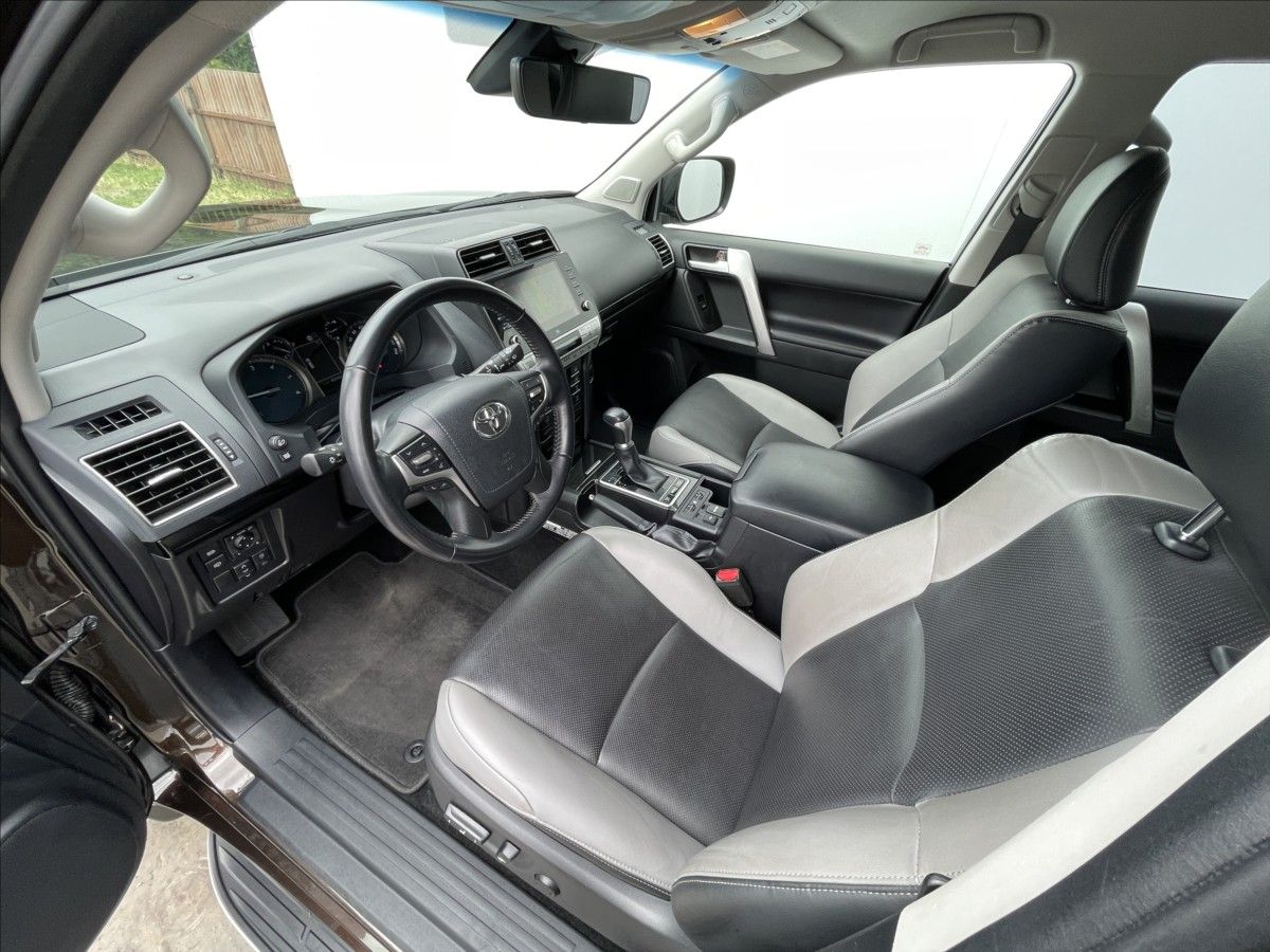 Toyota Land Cruiser, 2,8 D4-D AT6 Executive NAVI - fotka 5