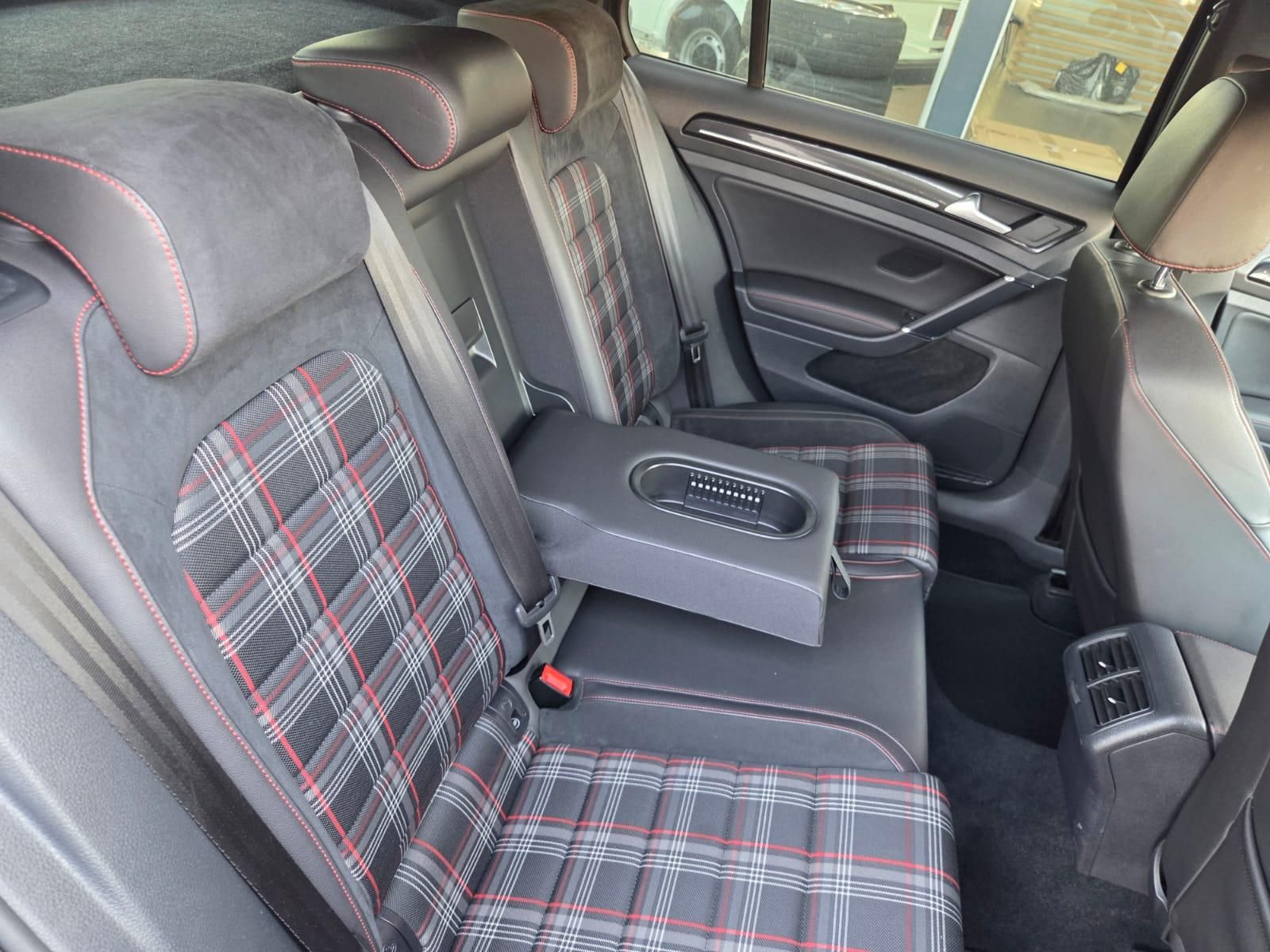 Volkswagen Golf, 2.0 TSI GTI - fotka 6