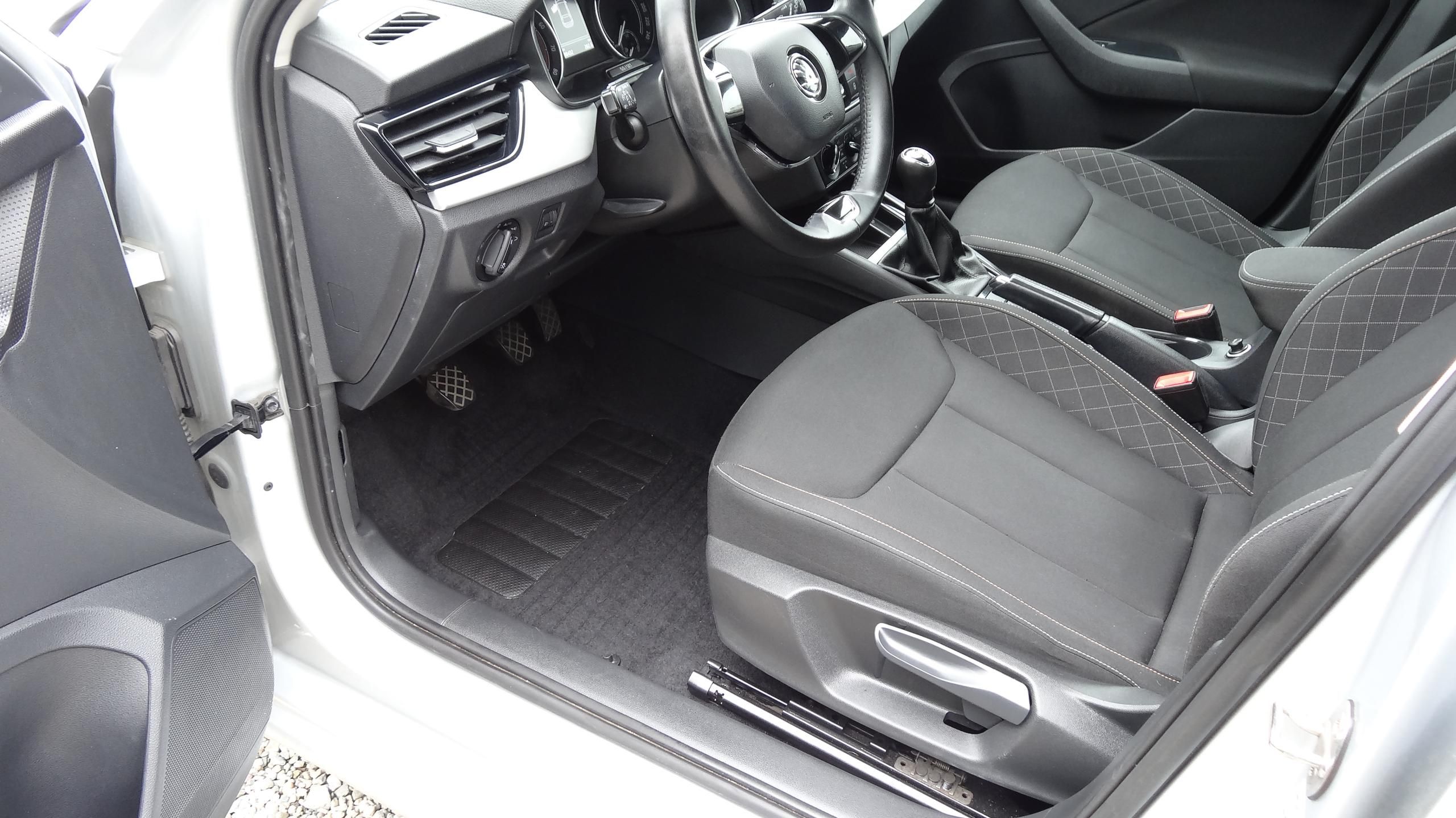 Škoda Scala, 1.0TSi /CEBIA/+nová sada kol - fotka 3