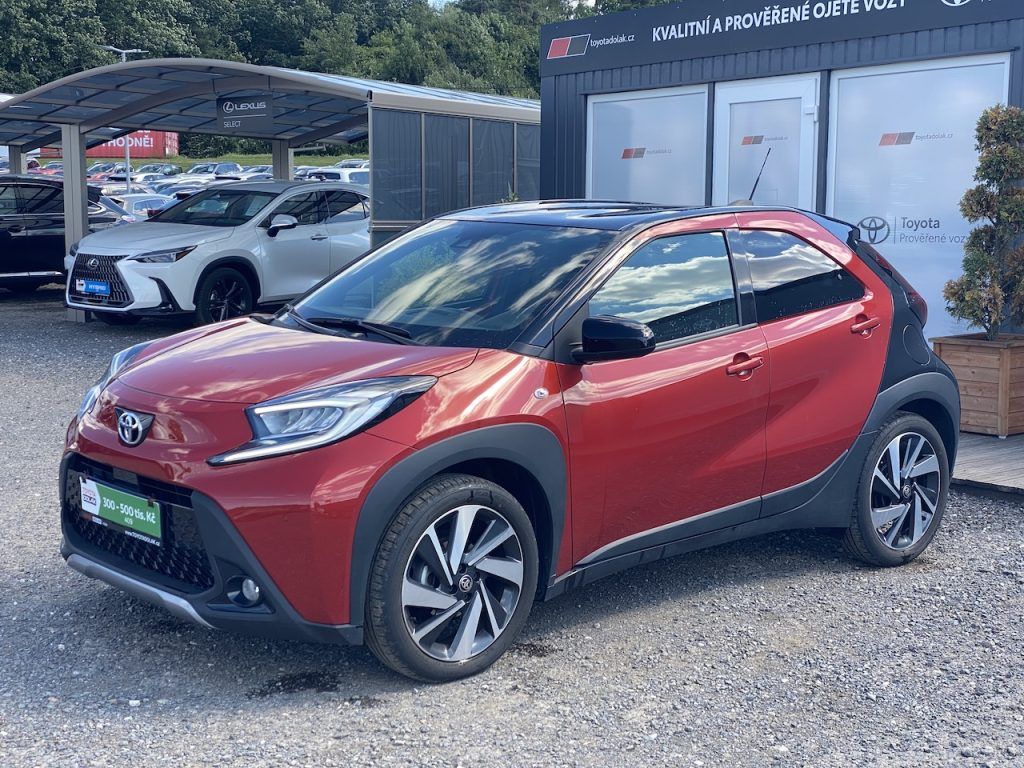 Toyota Aygo, 1.0i, ČR, Executive, automat - fotka 4
