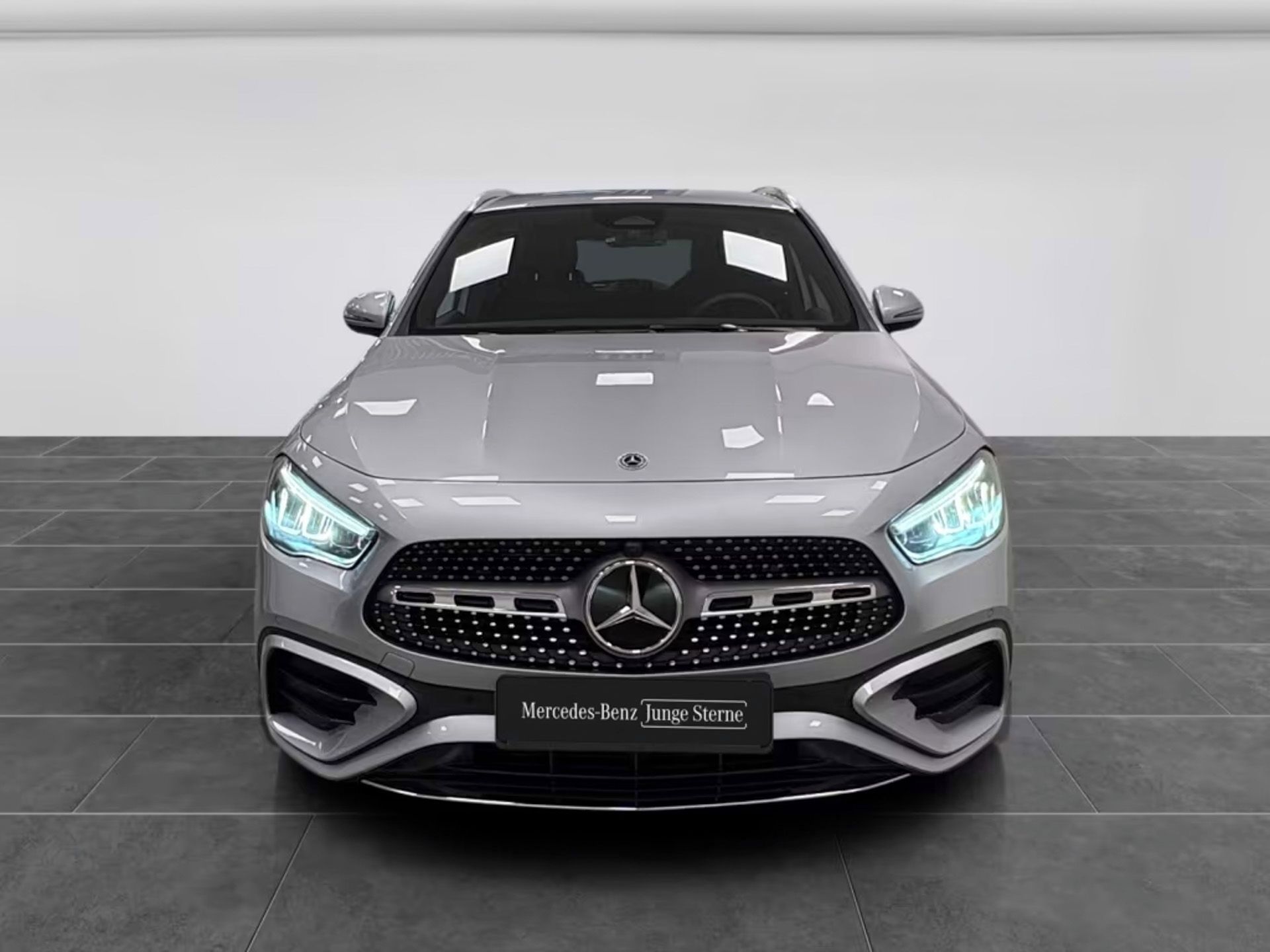 Mercedes-Benz GLA, 180 AMG Kamera Keyless Ambient - fotka 3