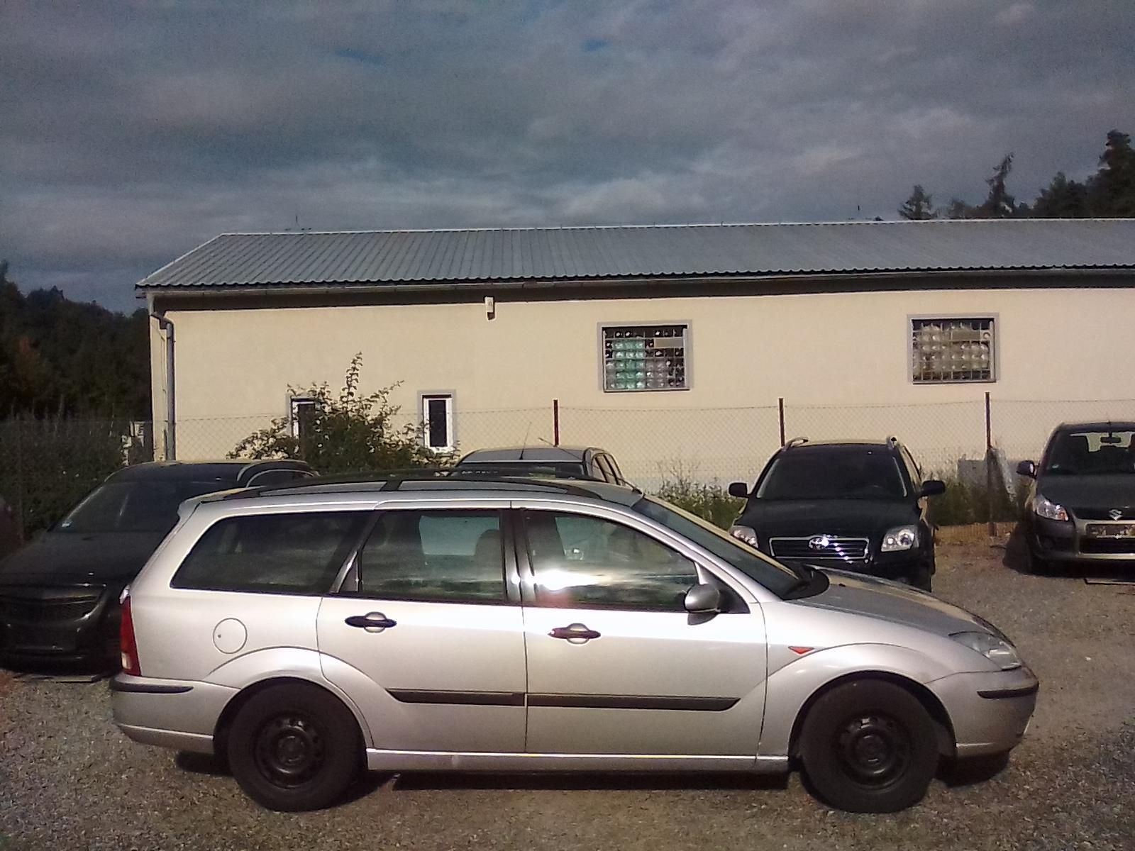 Ford Focus, 1.6i 16V závěs, kola navíc - fotka 3