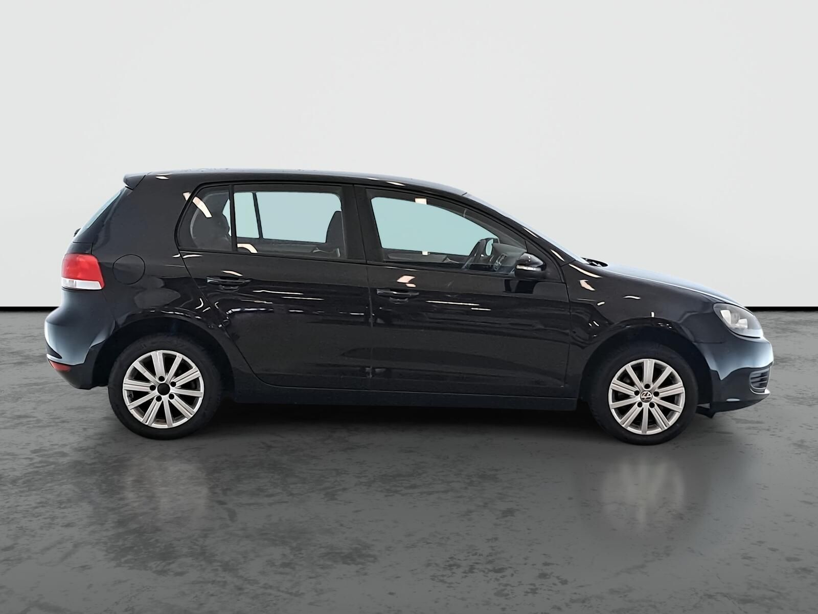Volkswagen Golf, 1.6, Klima, Tempomat, El. okna - fotka 6