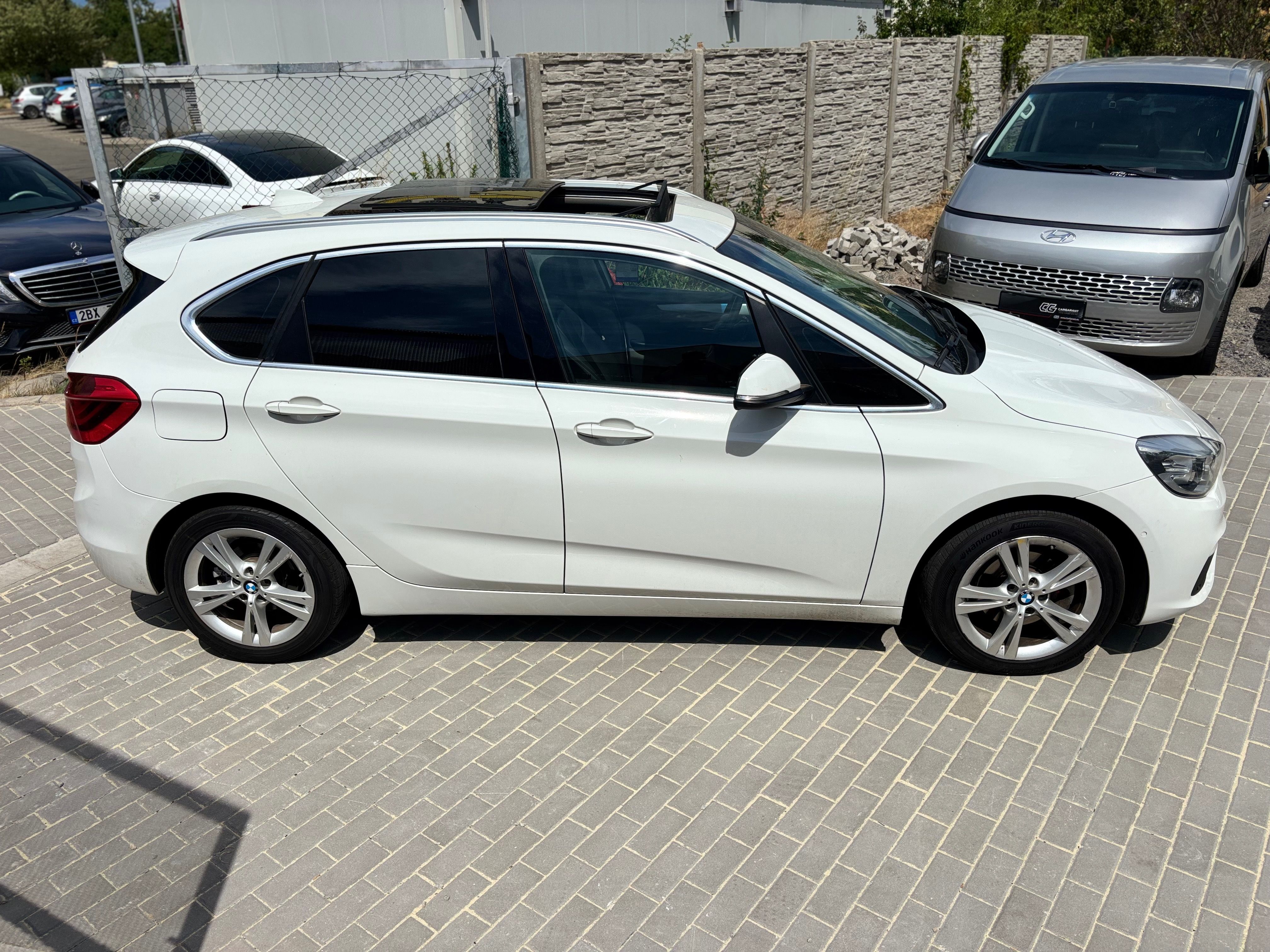 BMW Řada 2, 2.0D,Panorama,DPH,AUTOMAT,KUZE - fotka 6