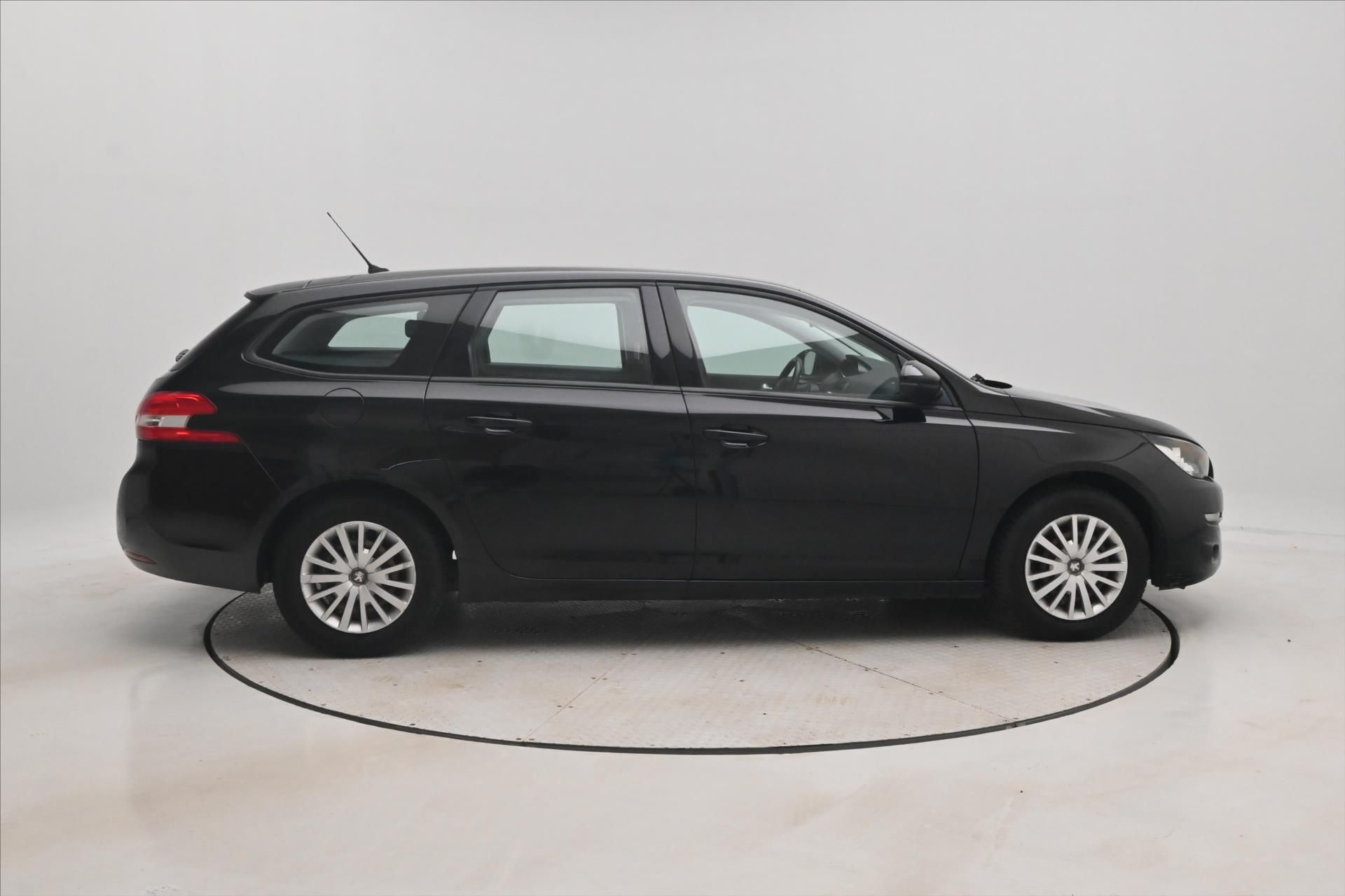 Peugeot 308, 1,6 BlueHDi 73kW tažné Záruka - fotka 4