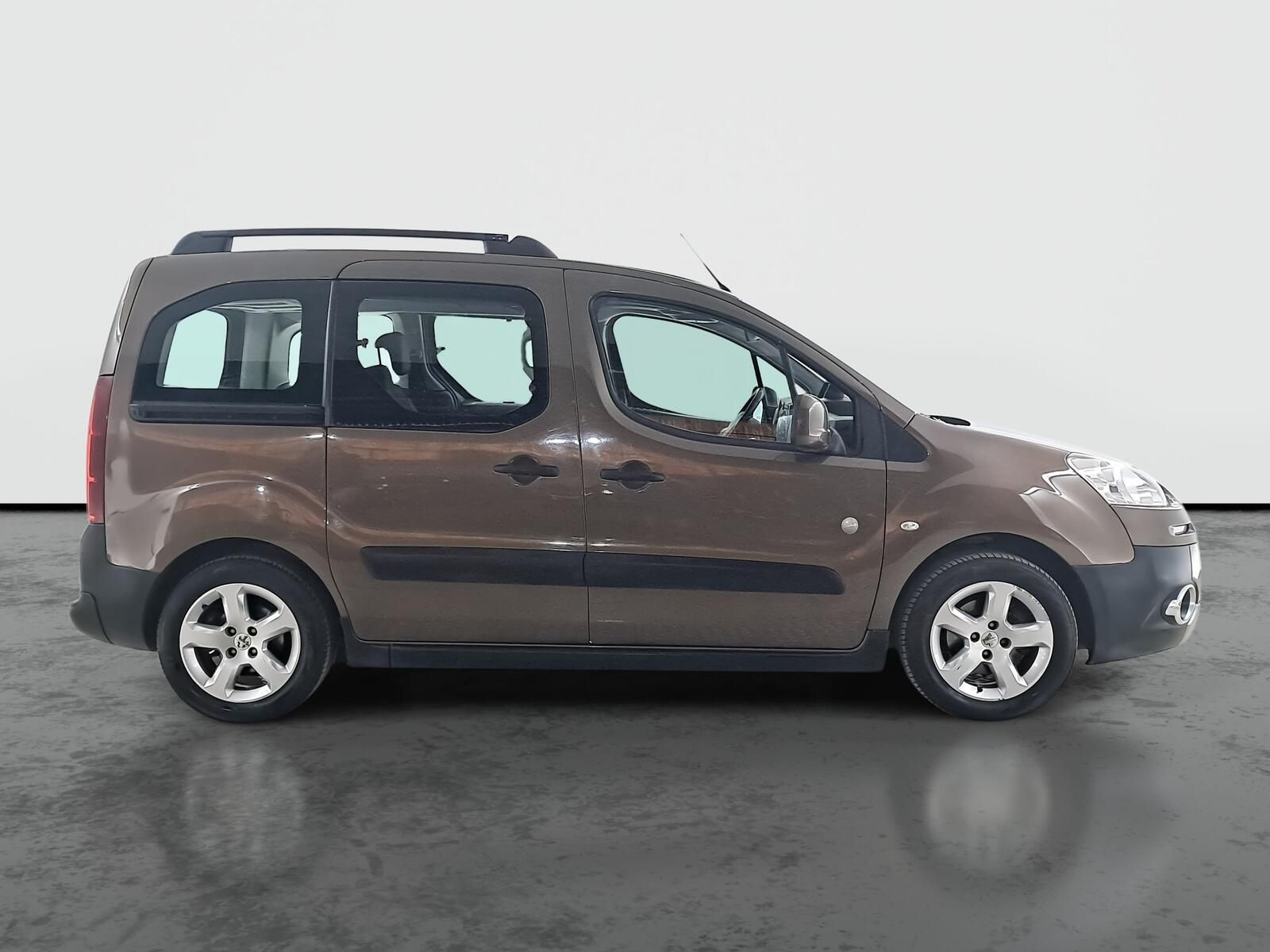 Peugeot Partner, 1.6 HDi, 5Míst, Klima, ČR - fotka 6
