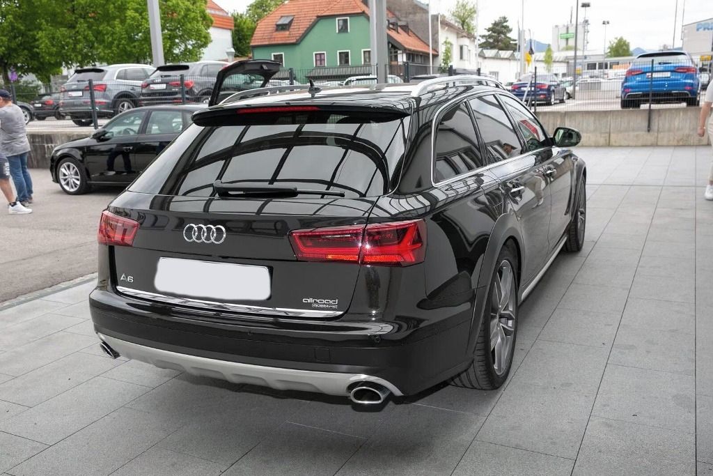 Audi A6 Avant, 2.0 TFSI s-tronic S-line*Navi* - fotka 4