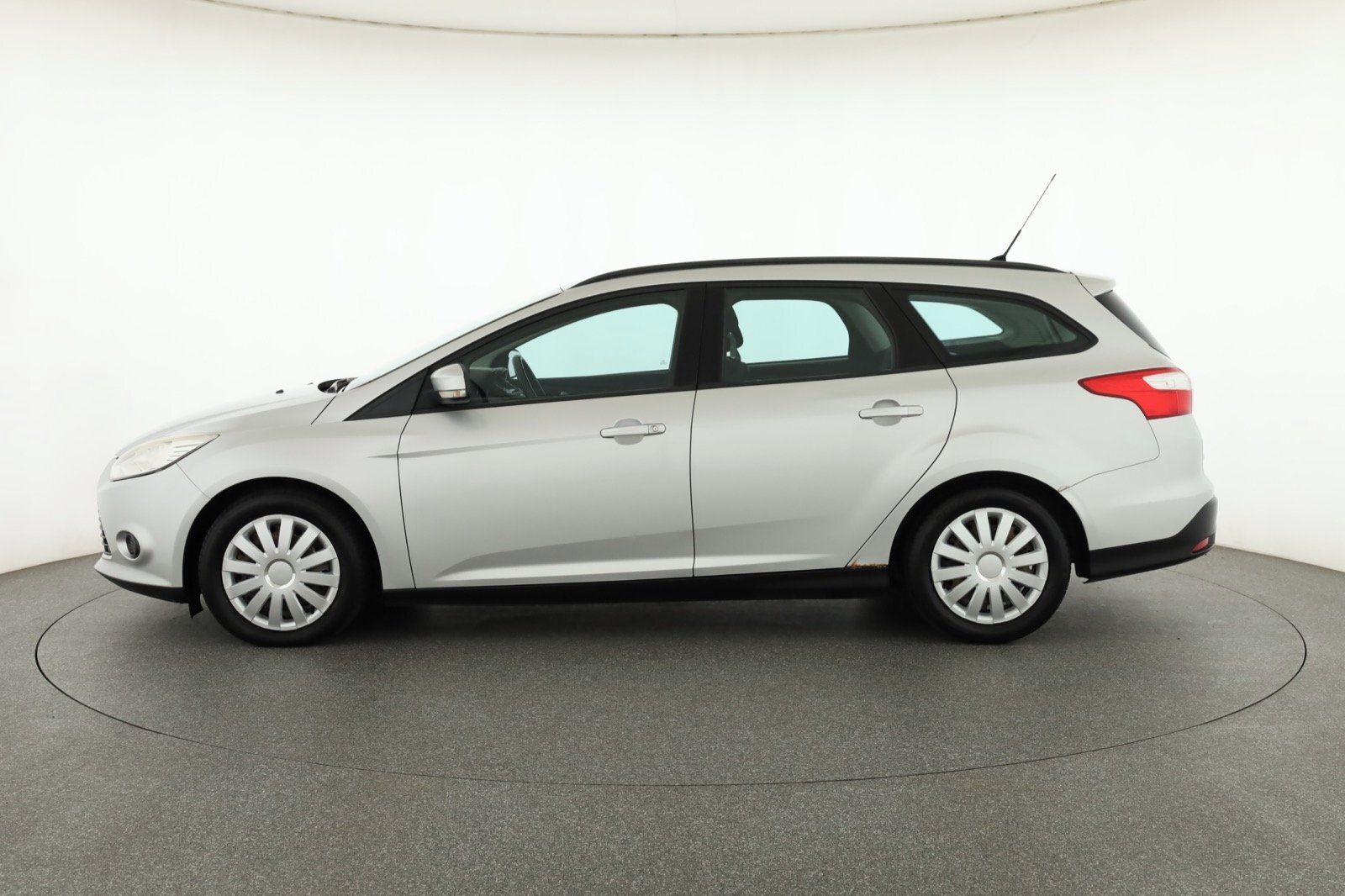 Ford Focus, 1.6 TDCi, Klima, zamluveno - fotka 3