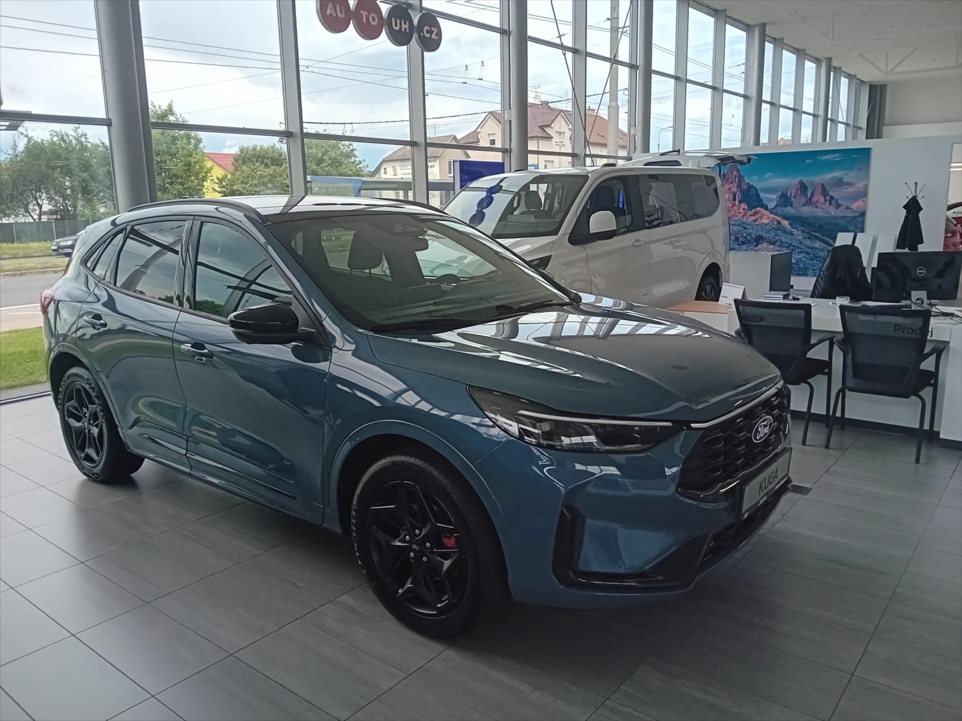 Ford Kuga, 2,5 Duratec Hybrid HEV 134kW/1 - fotka 4